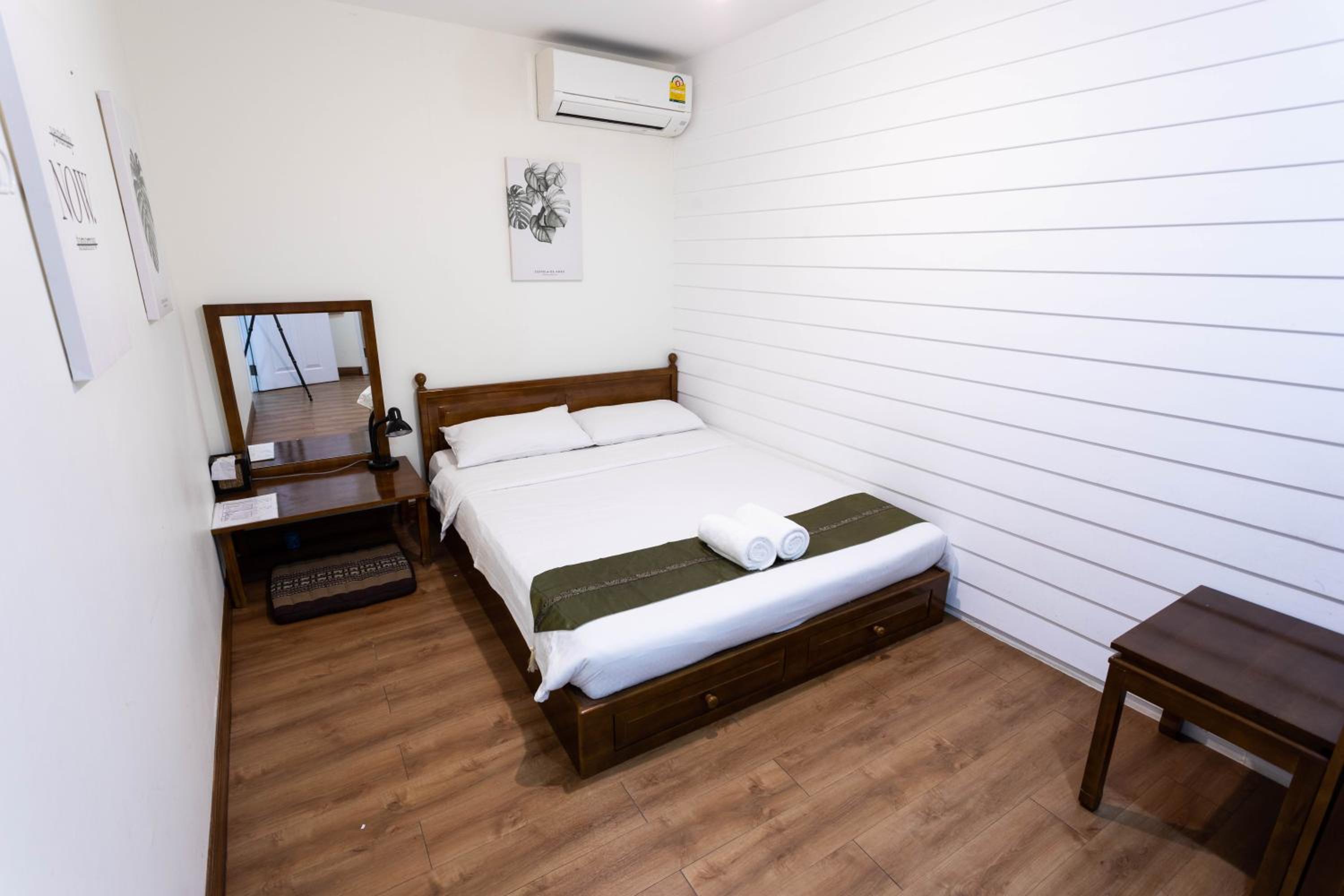 Les Fleurs Bangkok Hostel