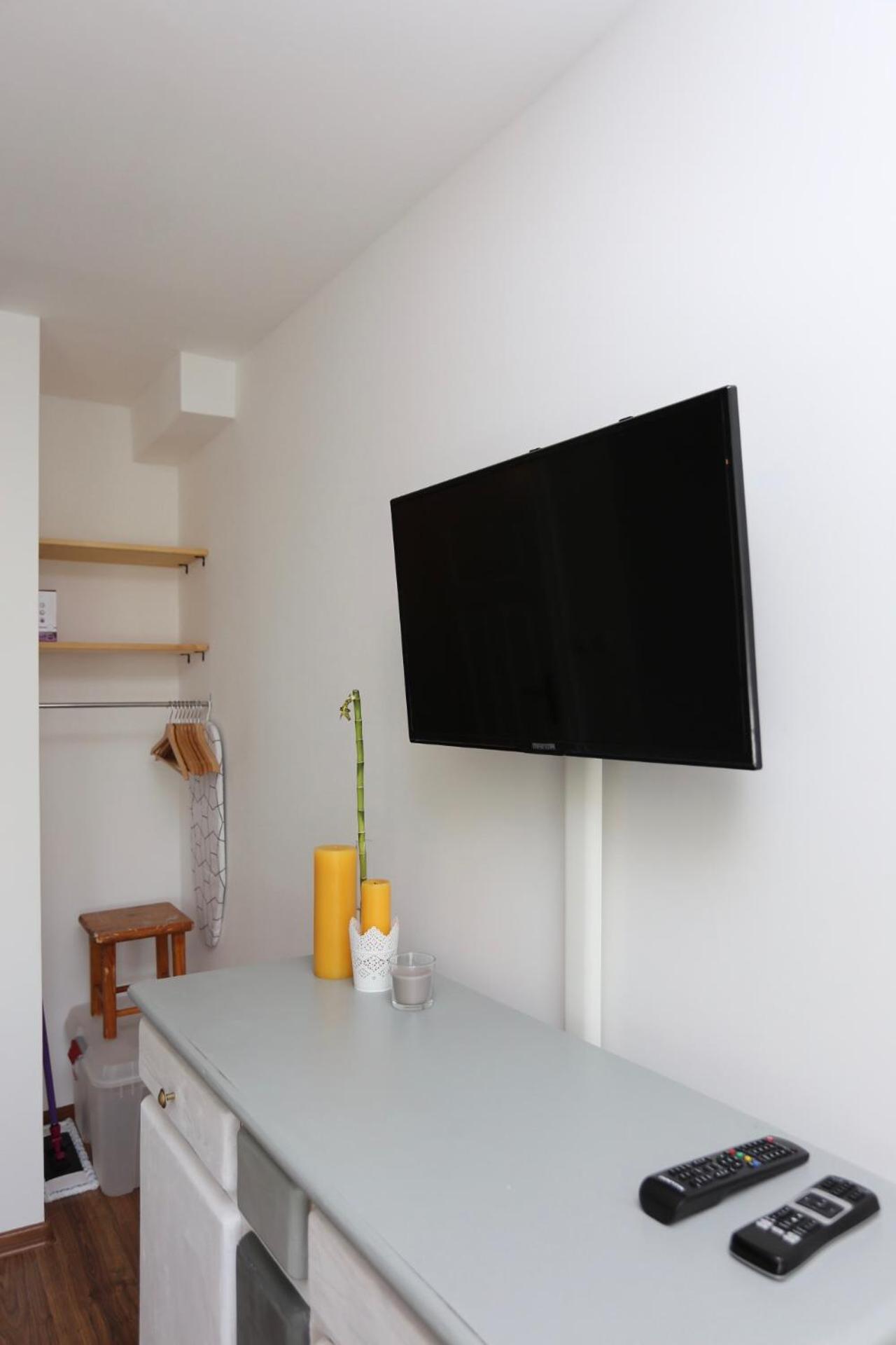 Apartament Twarda 54-Warszawski Sen view 3