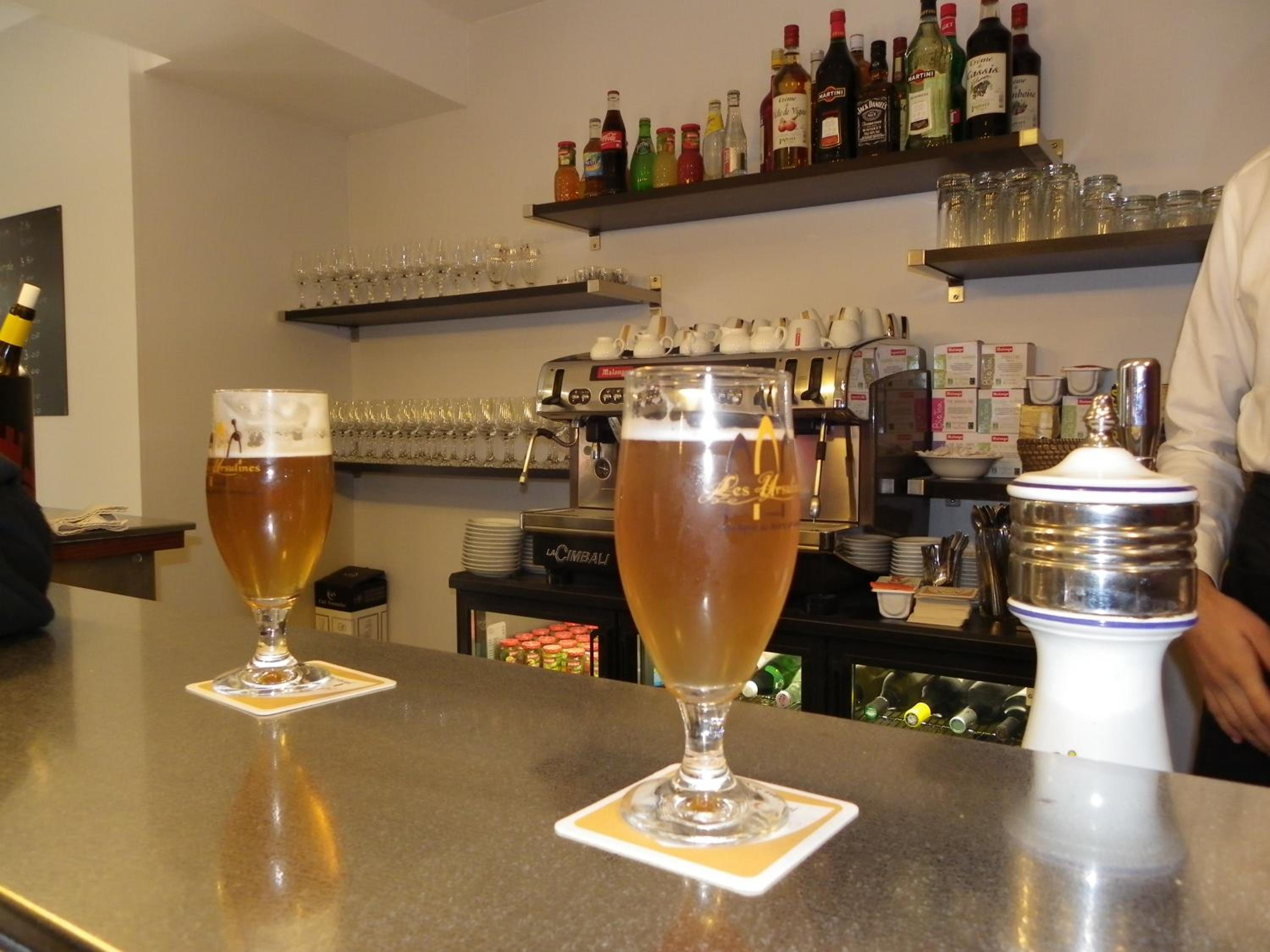 bar