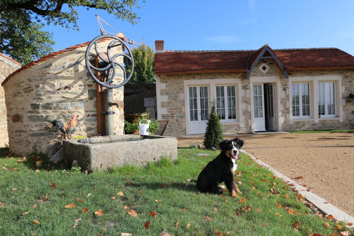 Le Petit Château des Cedres