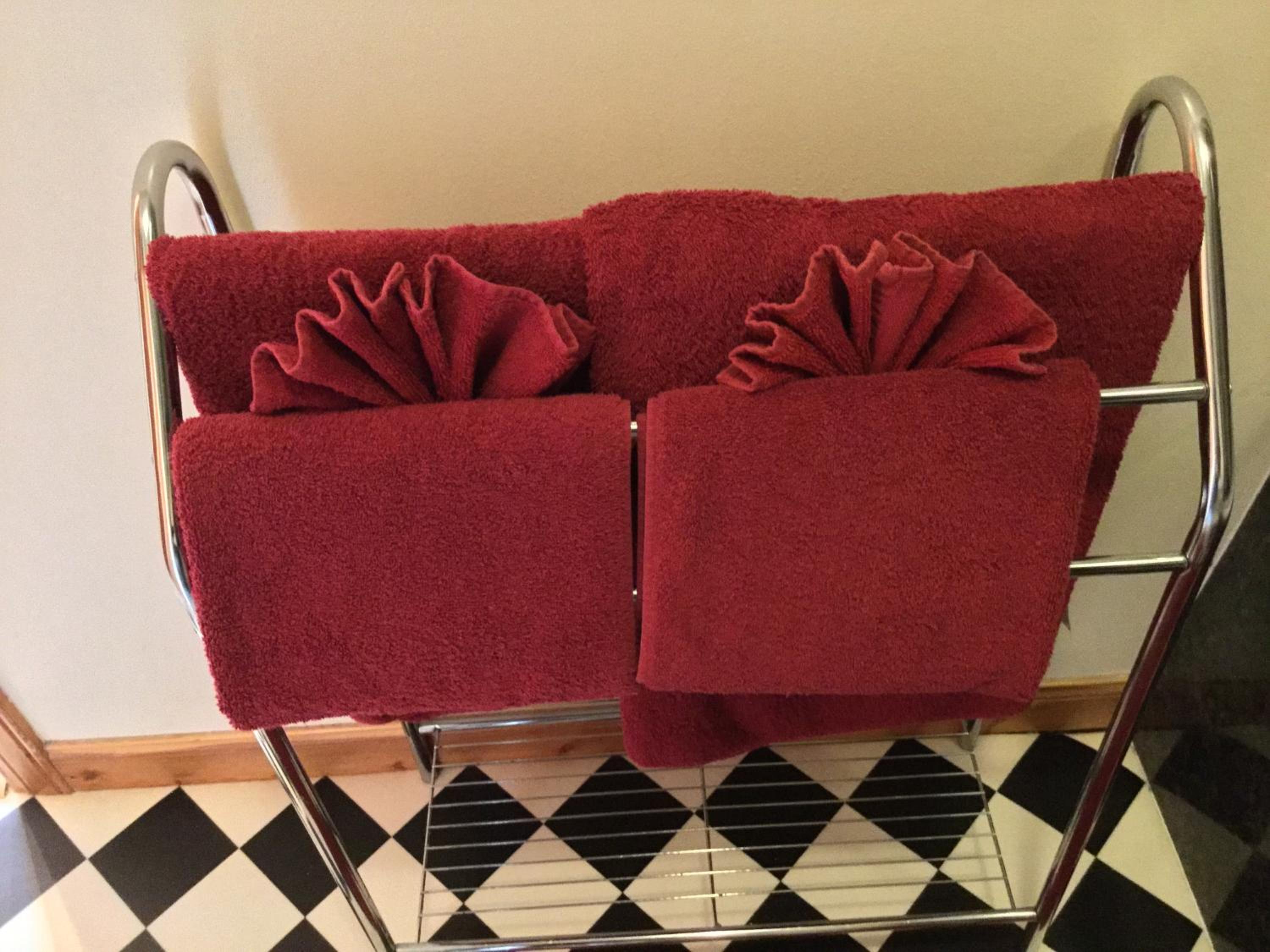 One-Bedroom Apartment - Wyvis Free Parking