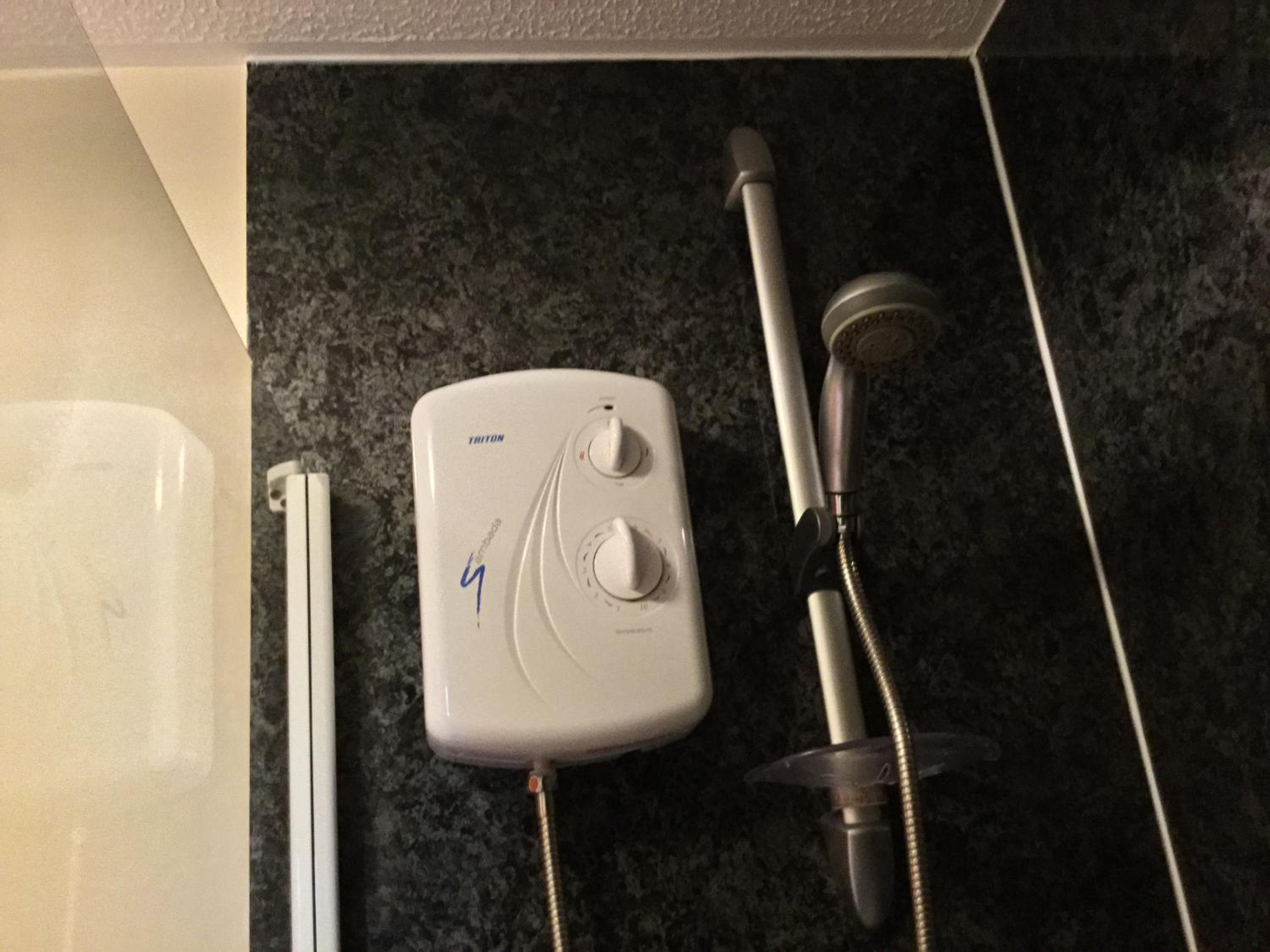 One-Bedroom Apartment - Wyvis Free Parking