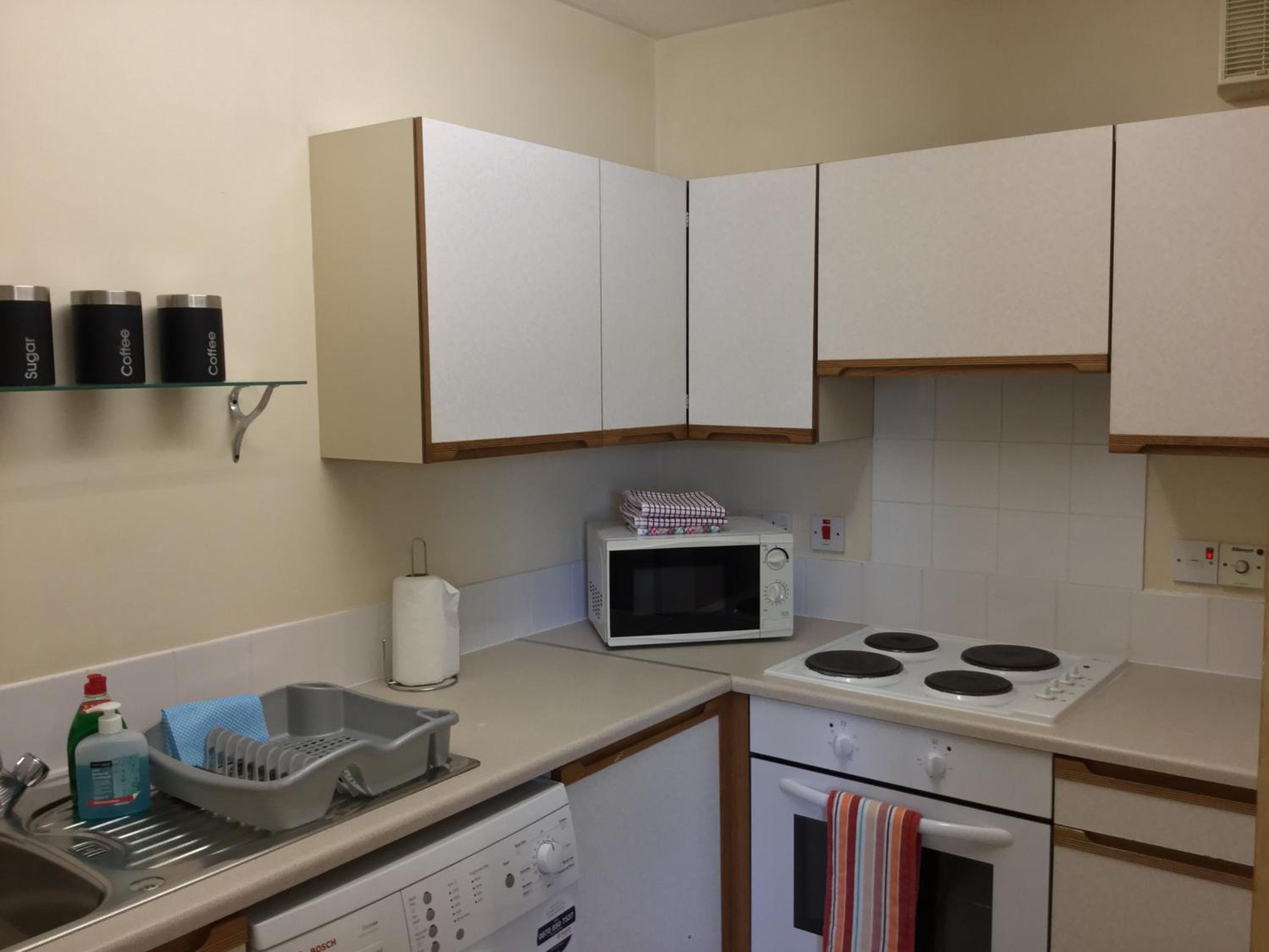 One-Bedroom Apartment - Wyvis Free Parking