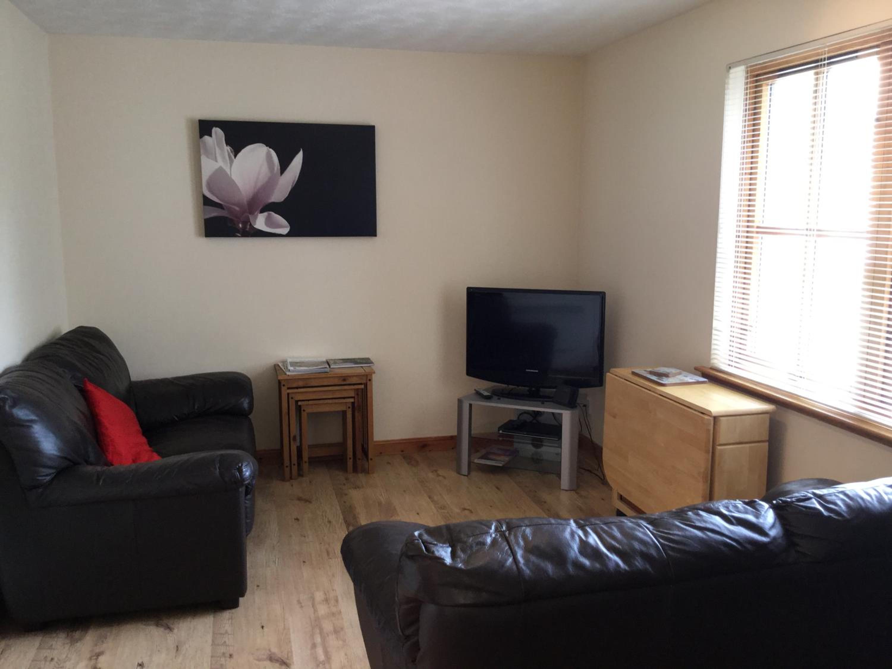 One-Bedroom Apartment - Wyvis Free Parking