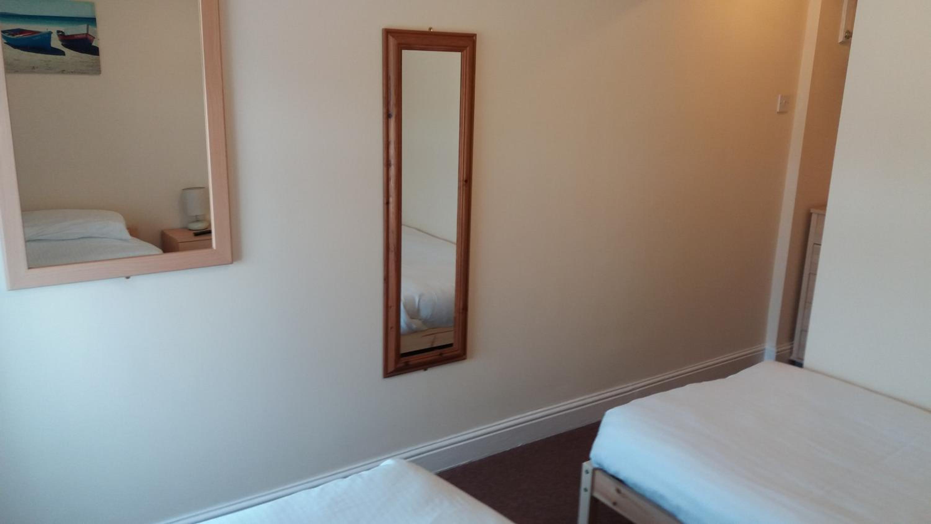 delamere holiday apartments