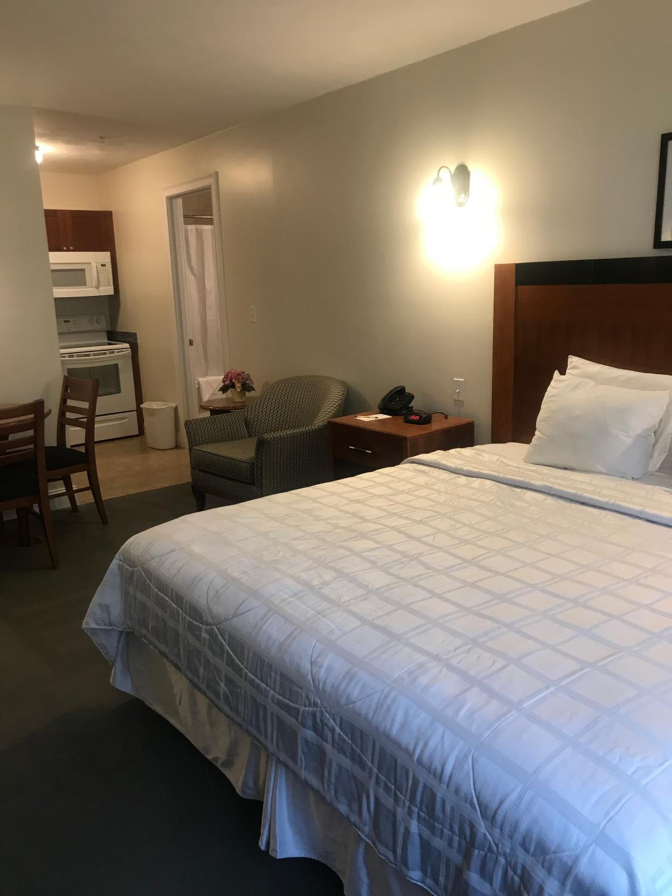 Crescent Suites Hotel - Property Image 28
