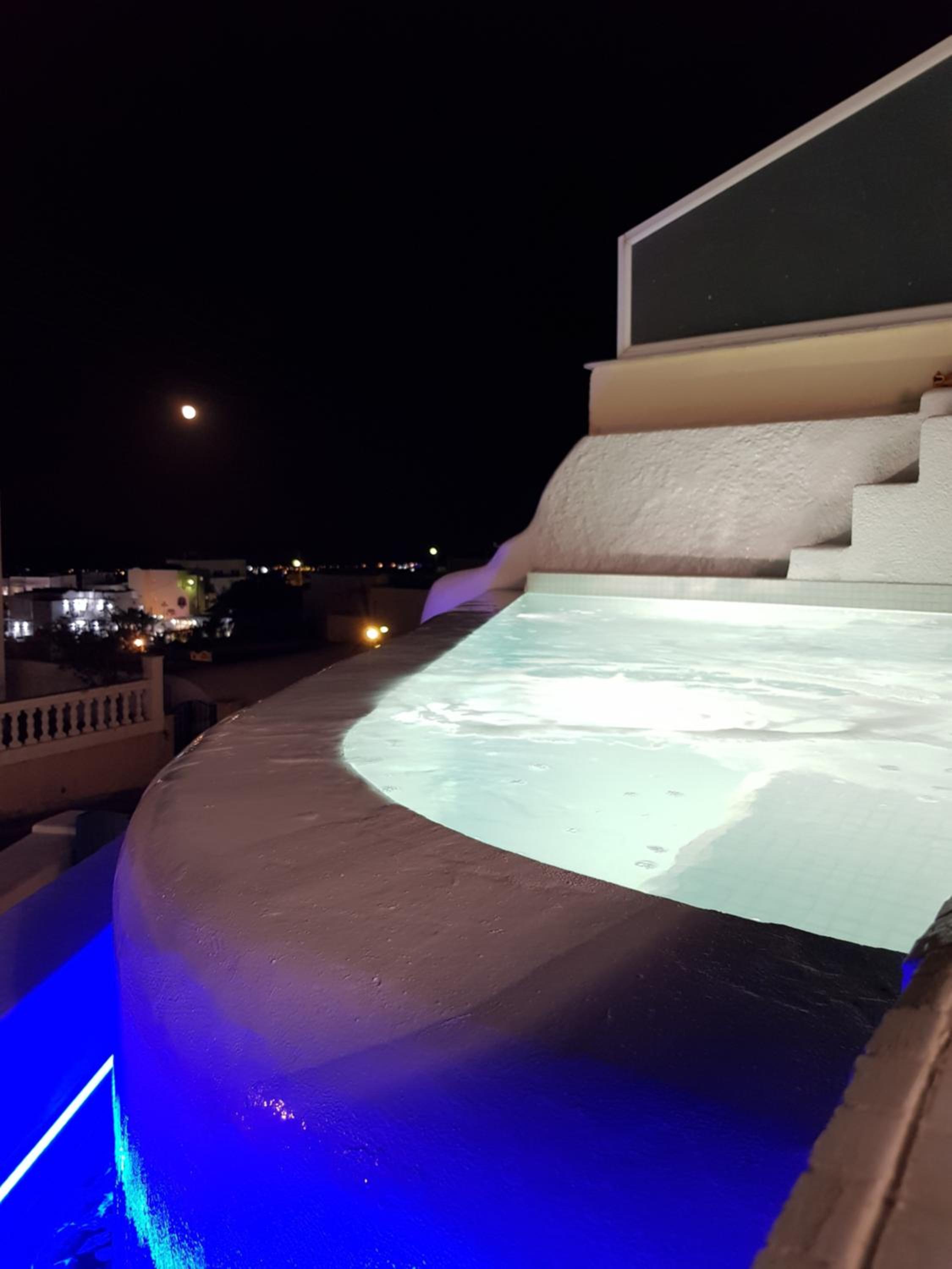 Amera Suites photo 2