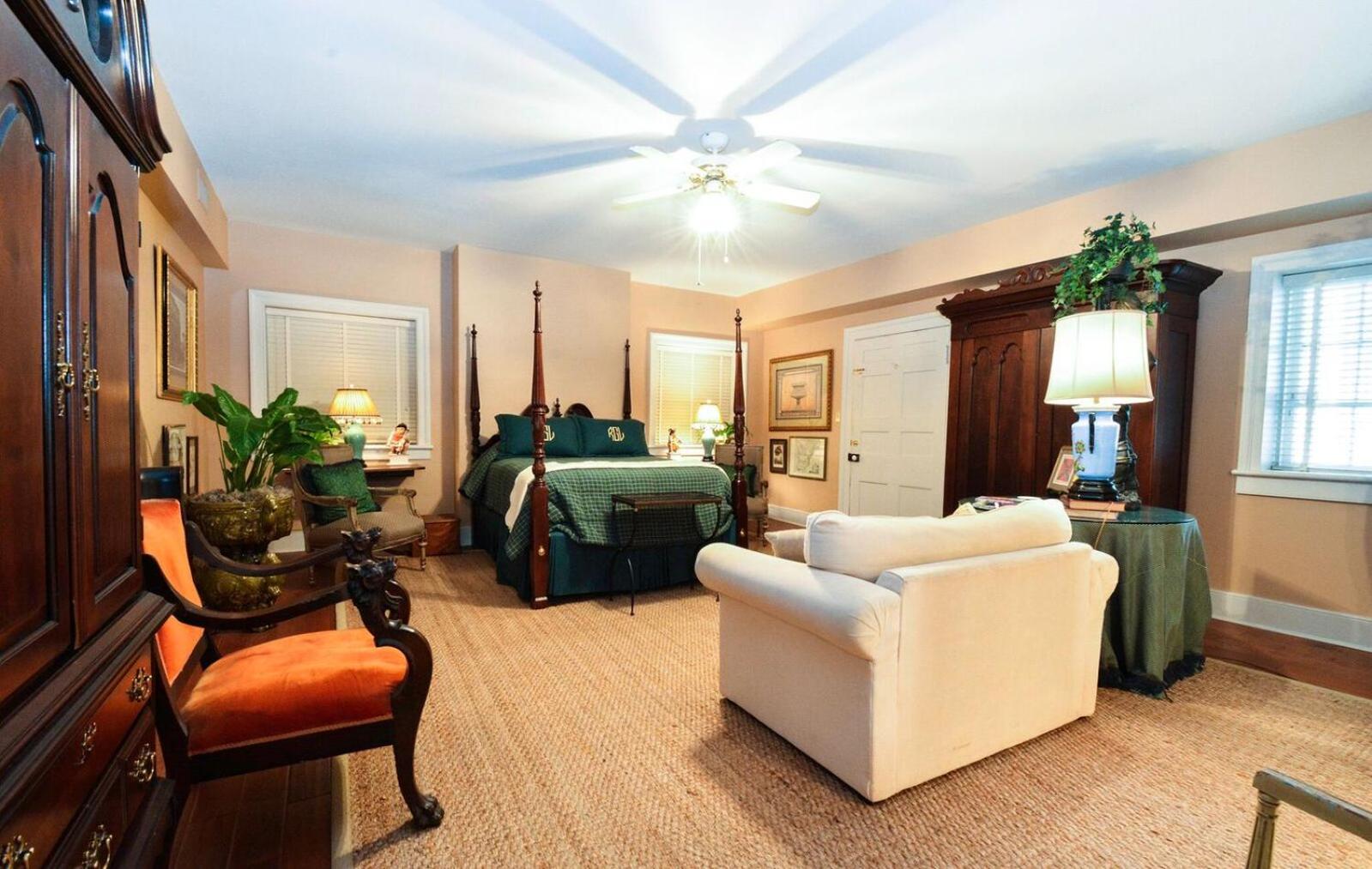 Choctaw Hall Bed & Breakfast
