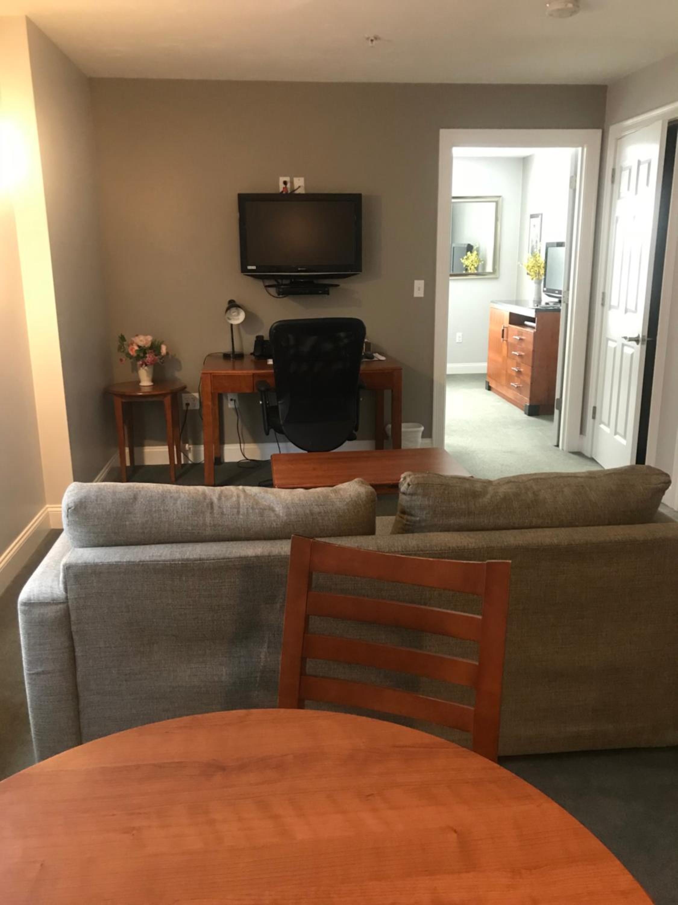 Crescent Suites Hotel - Property Image 18