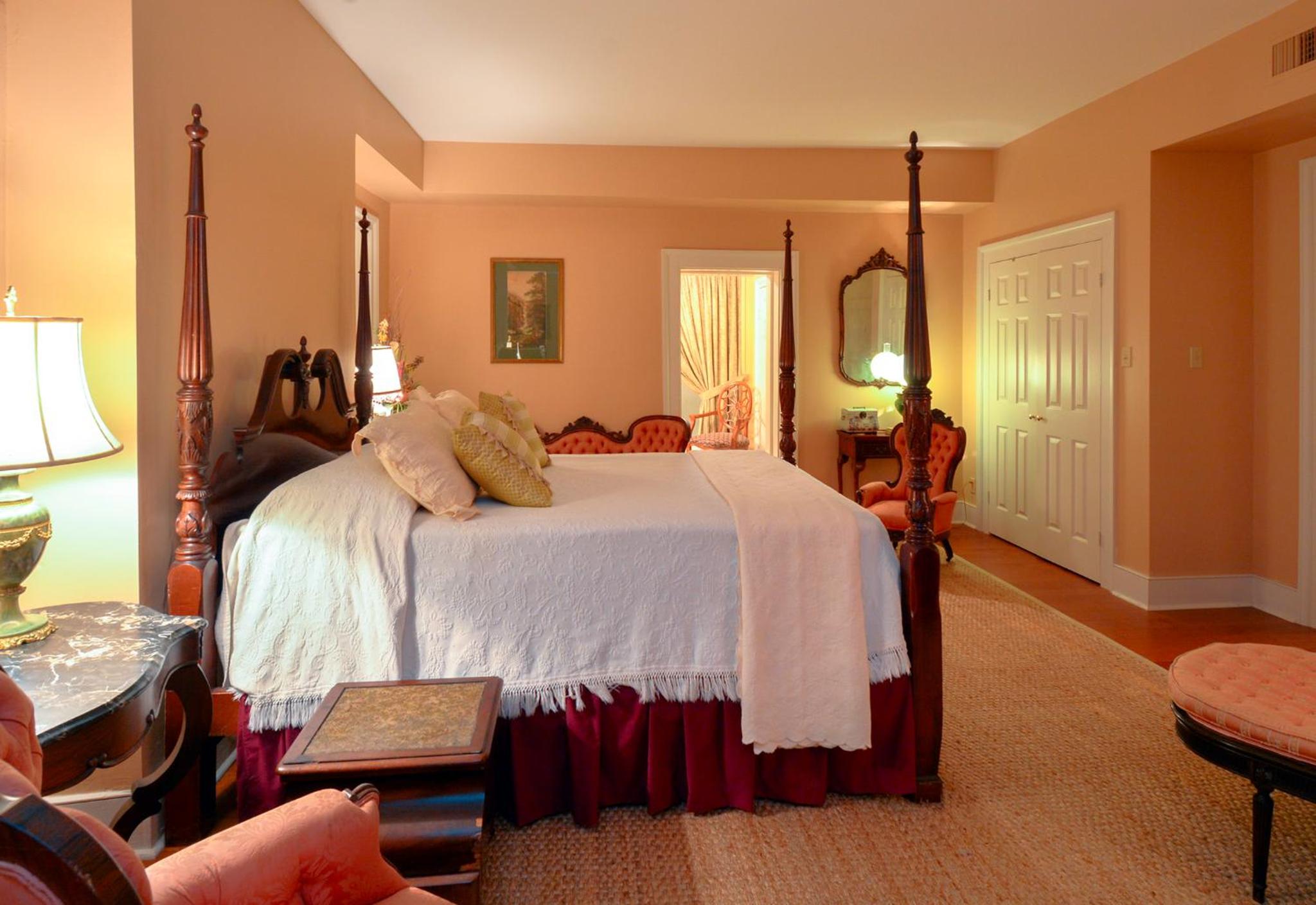Natchez Vacations - Choctaw Hall Bed  Breakfast - Property Image 2
