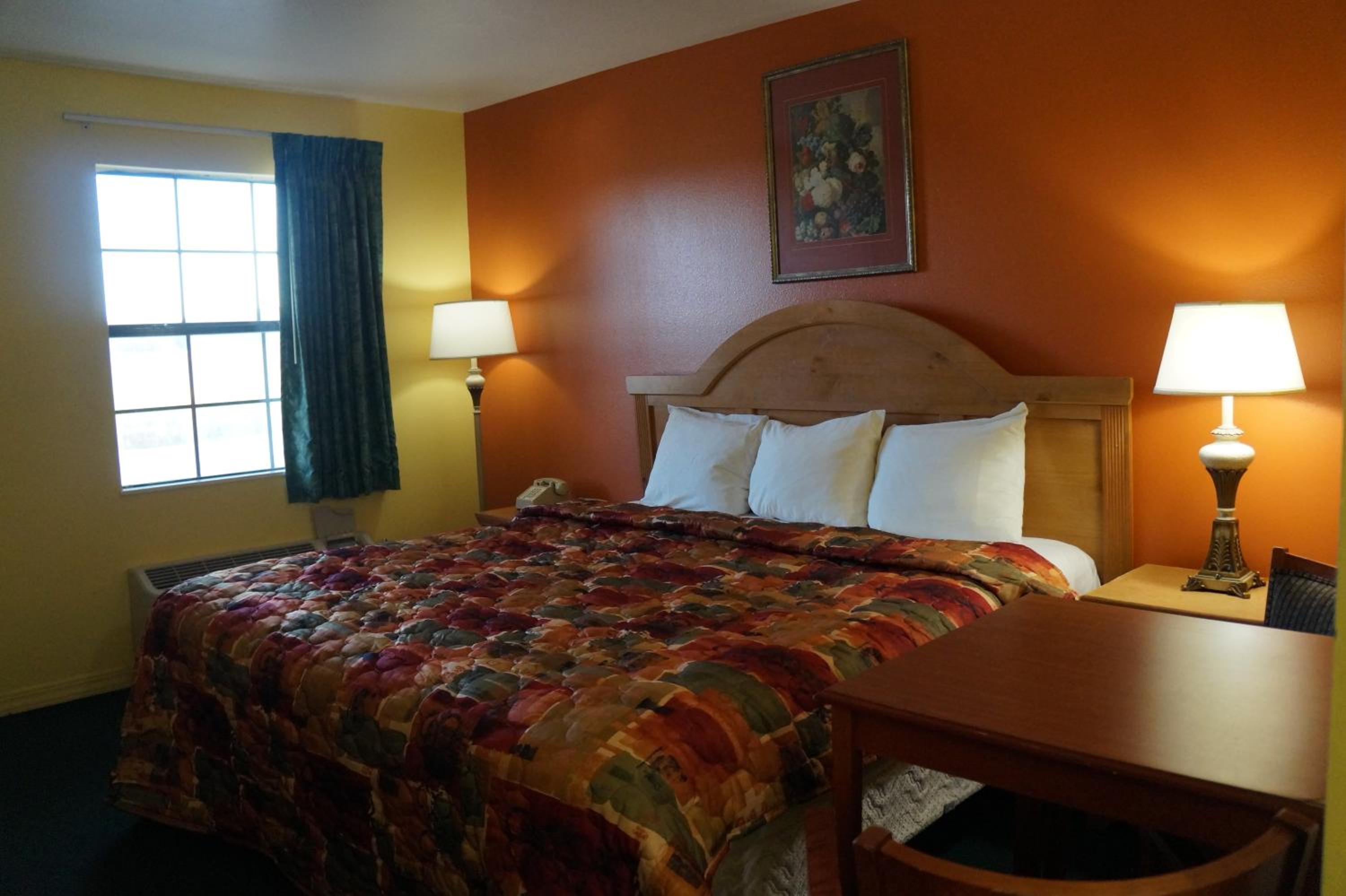 Kinder Vacations - American Inn of Kinder - Property Image 12