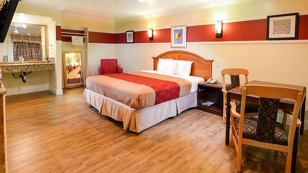 Aqua Venture Inn - Property Image 11