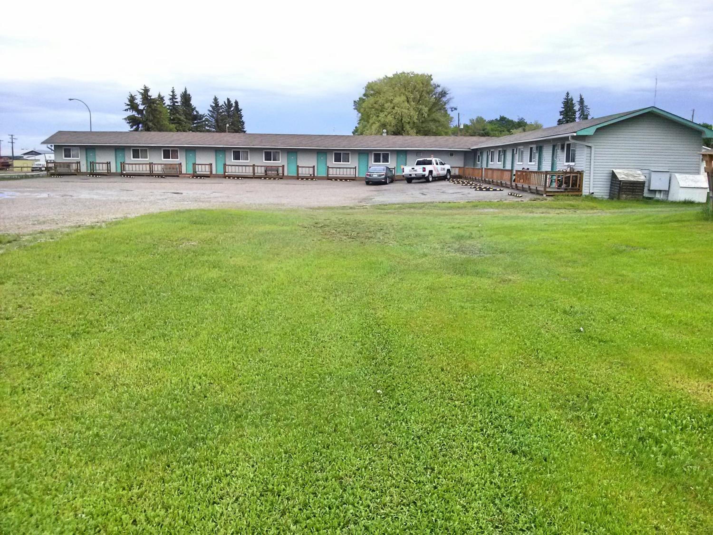 Moosomin Motel