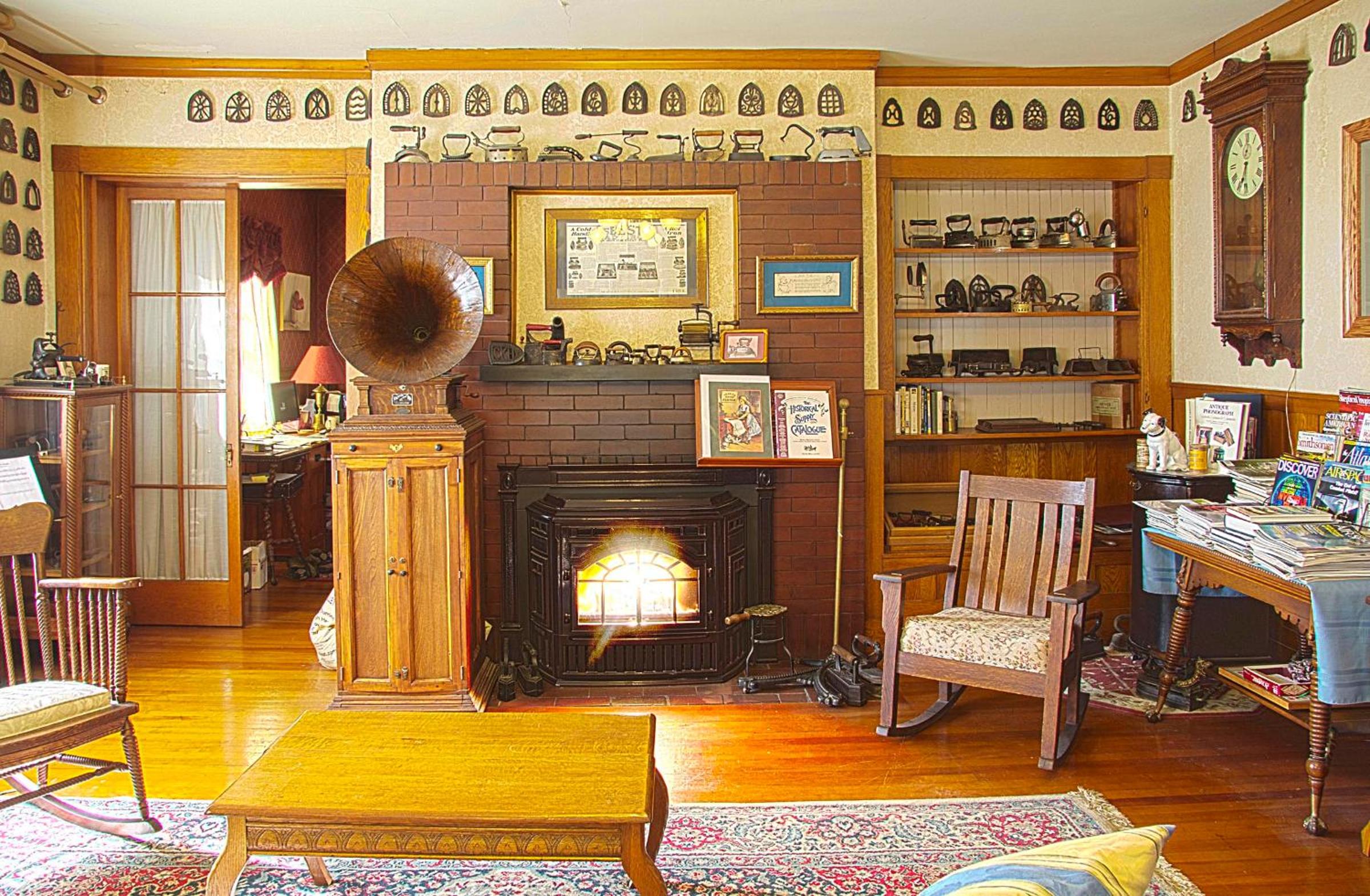 Old Iron Inn Bed and Breakfast