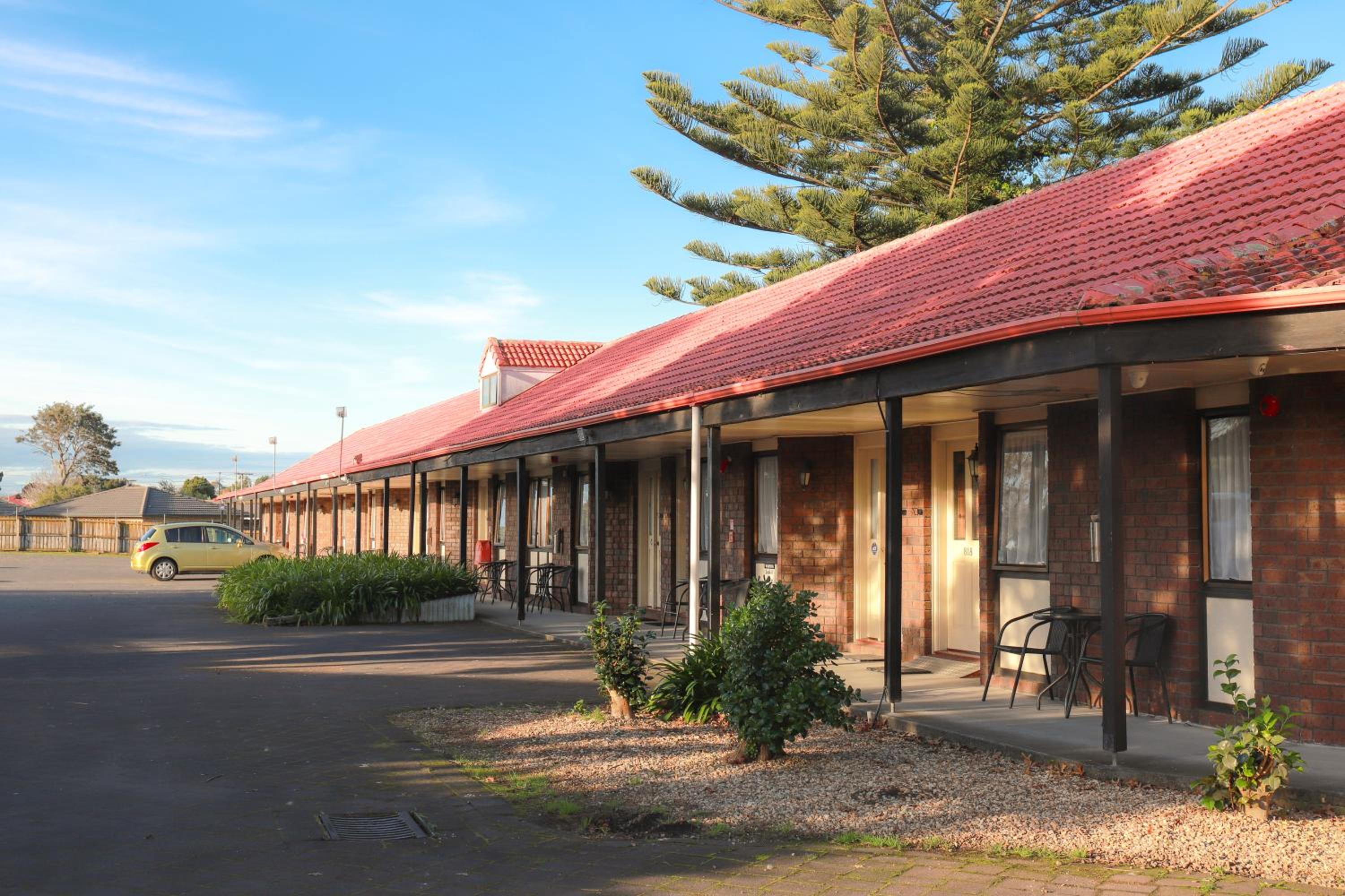 Airport Manor Inn