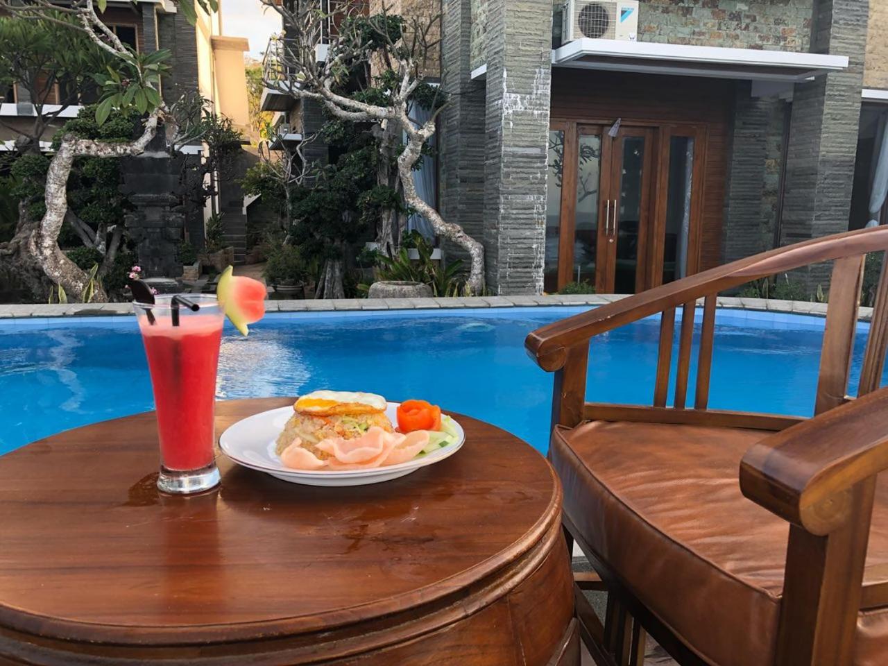 Green Beach Inn