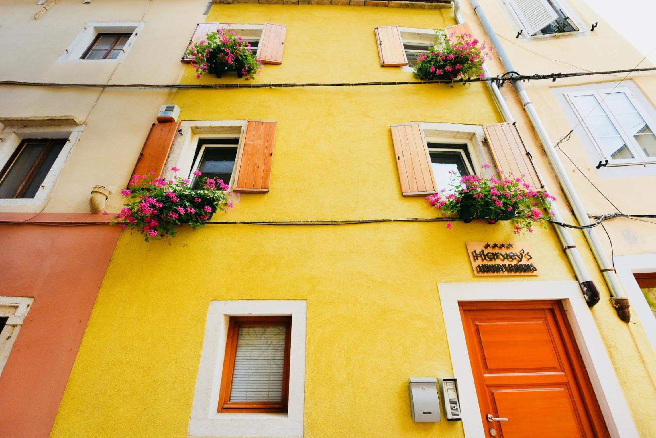 Hotel Harvey's luxury rooms - Image 1