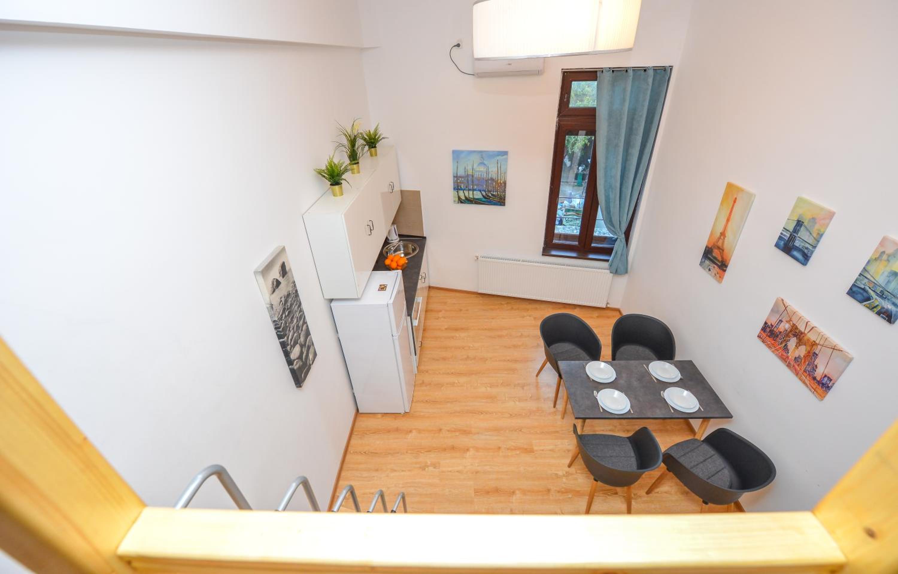 Bucharest Nightlife Apartment Old Town view 3