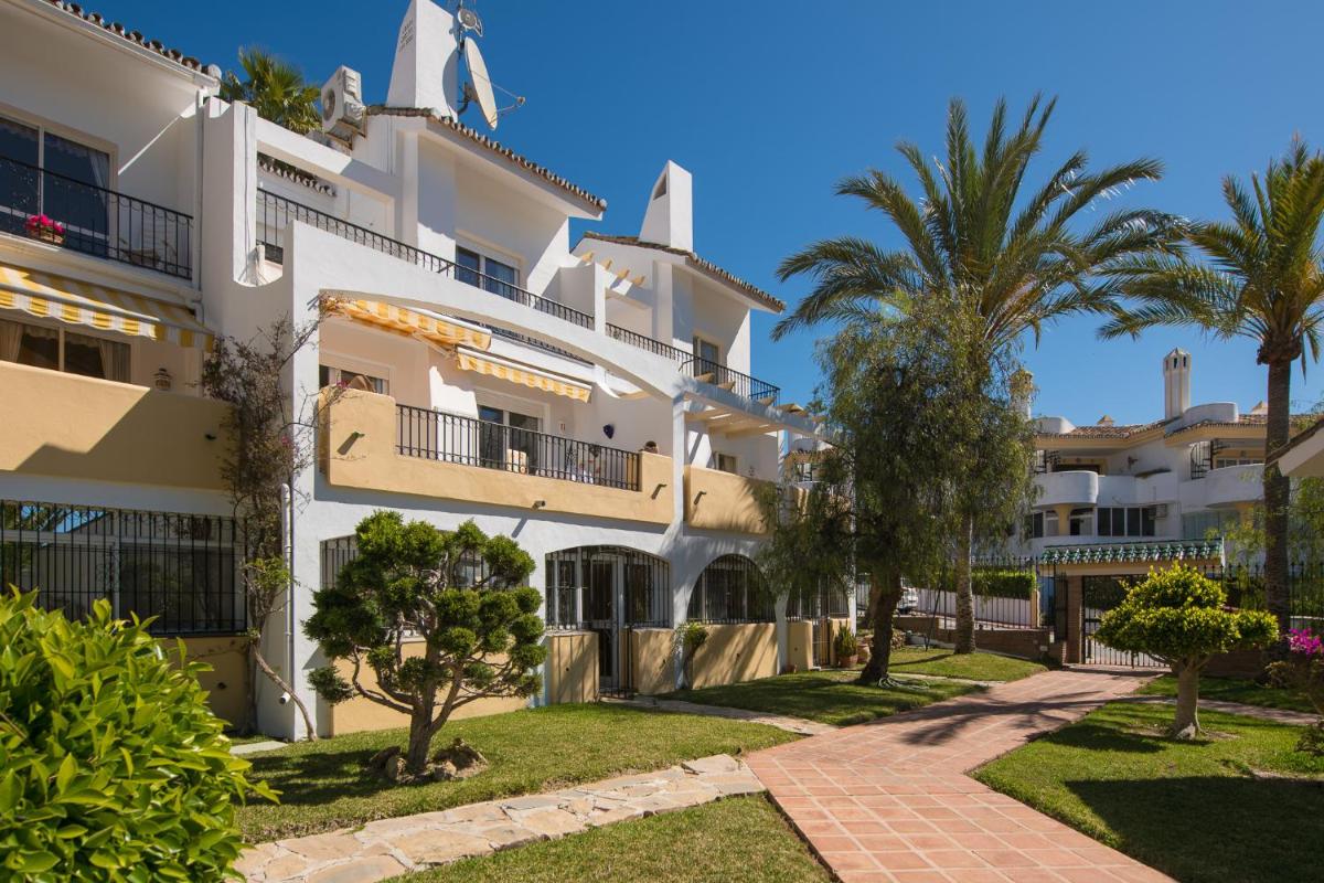 Calahonda Townhouse by GHR Rentals view 4