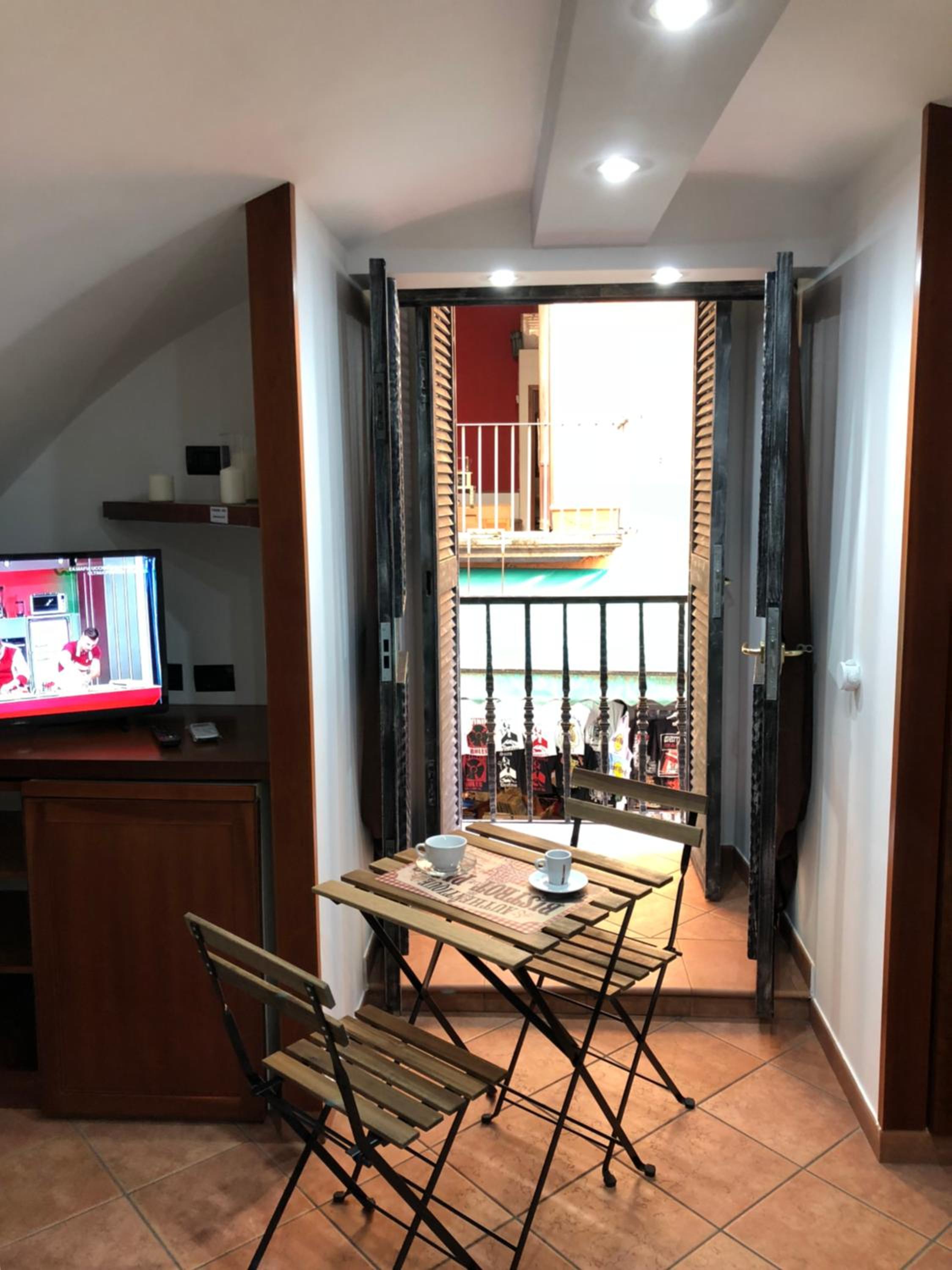 Home in love: balconcino spaccanapoli