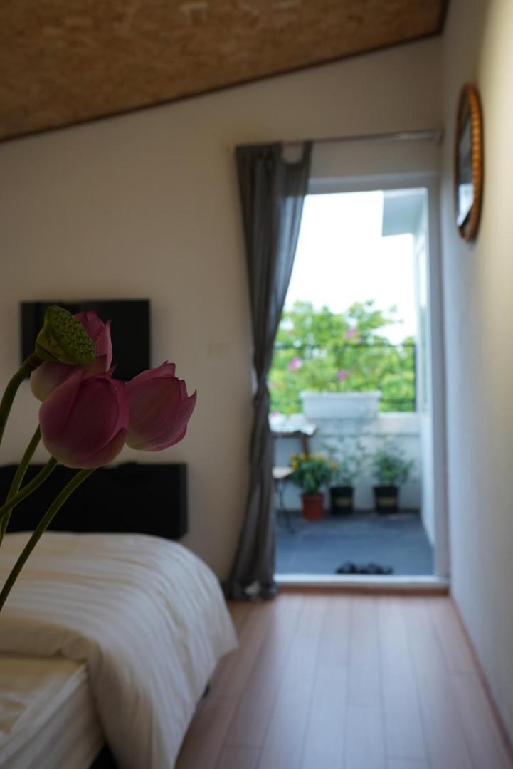 Elegant Studio Yet Kieu