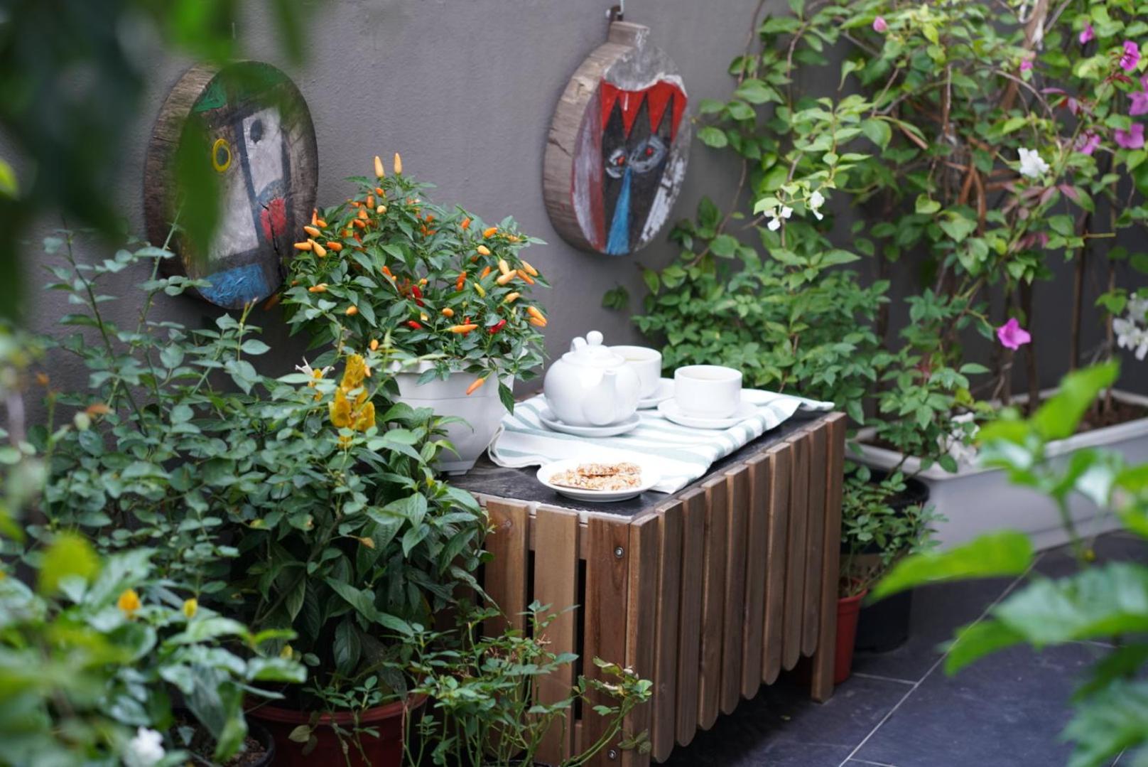 Elegant Studio Yet Kieu