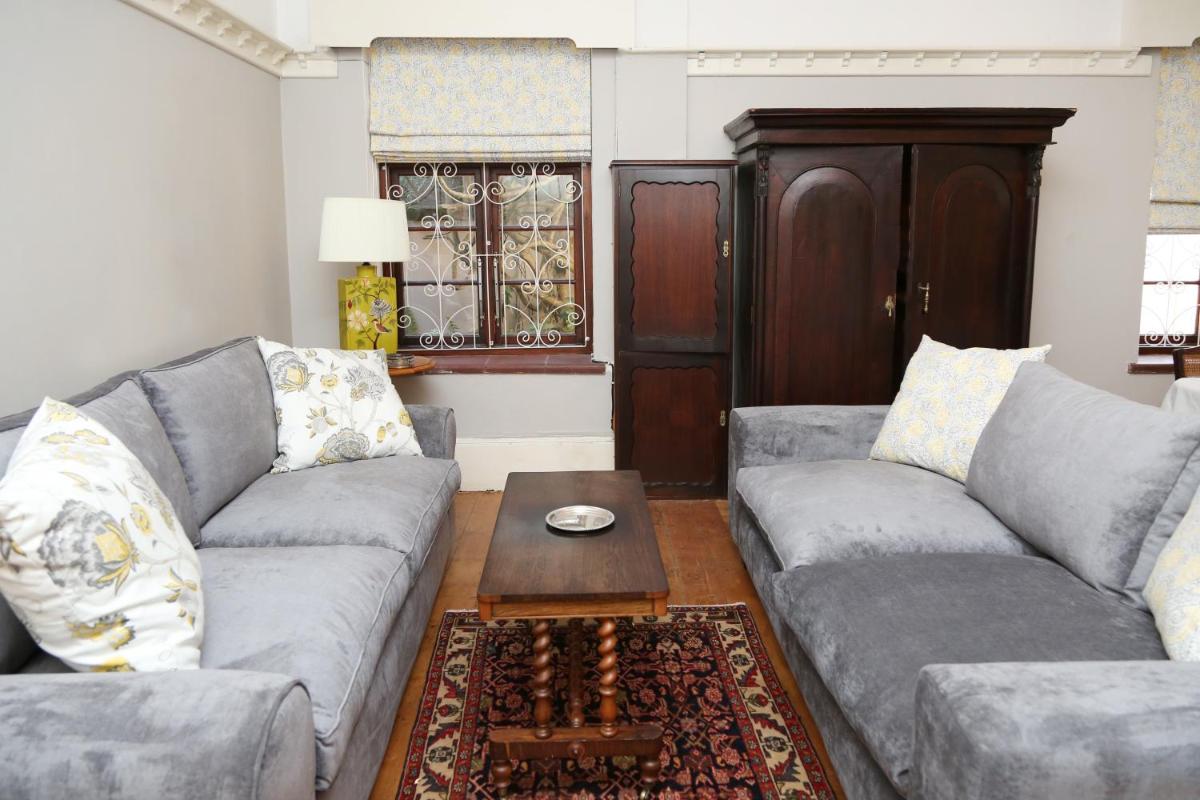 Newington Place