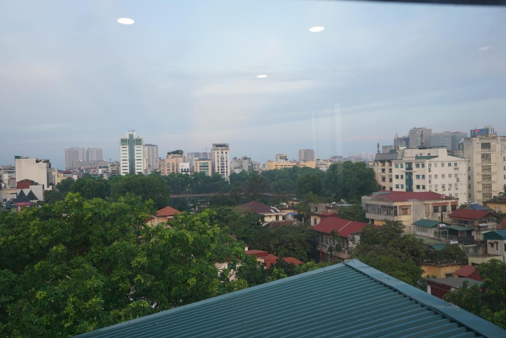 Elegant Studio Yet Kieu