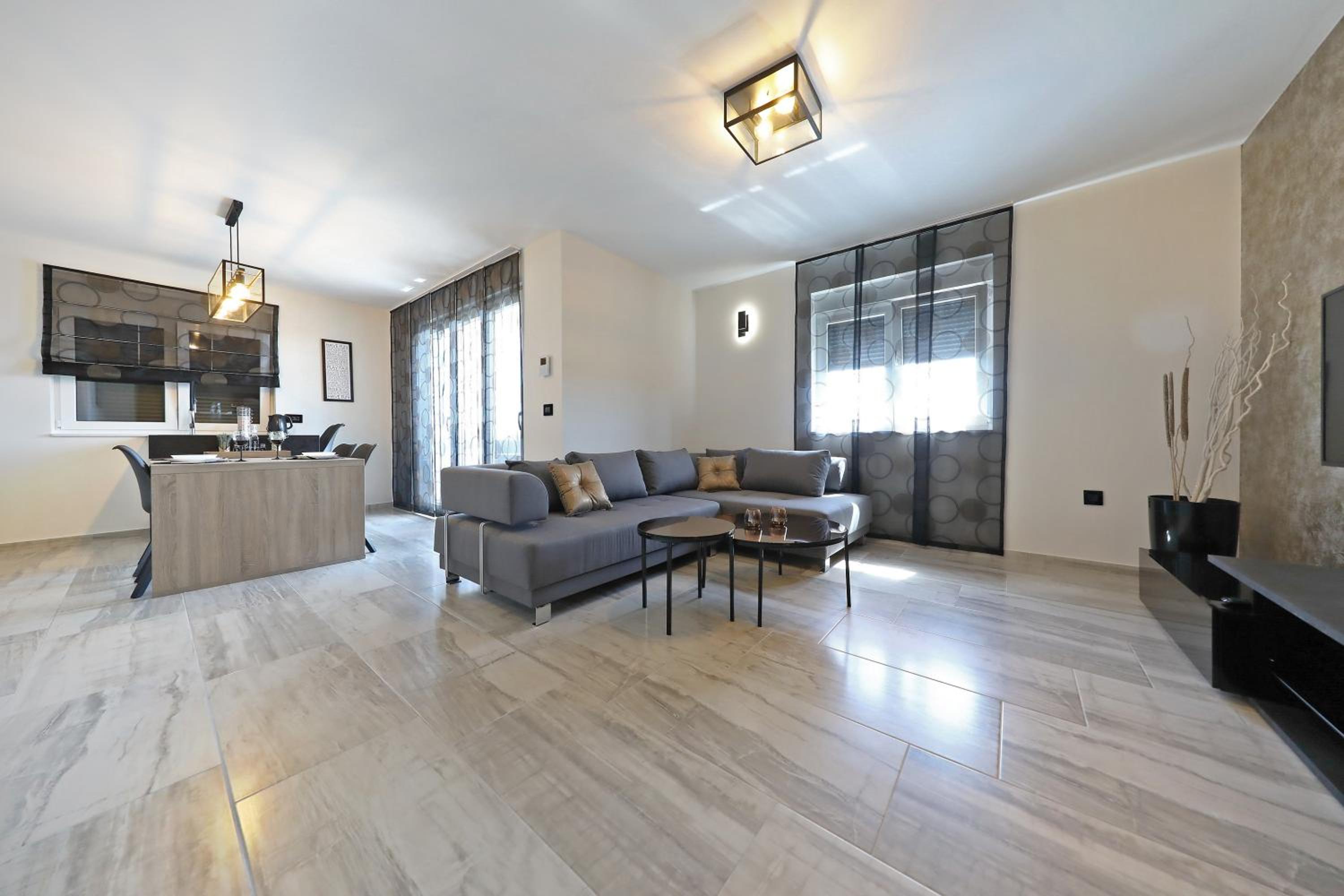 Luxury Majpruz Suites