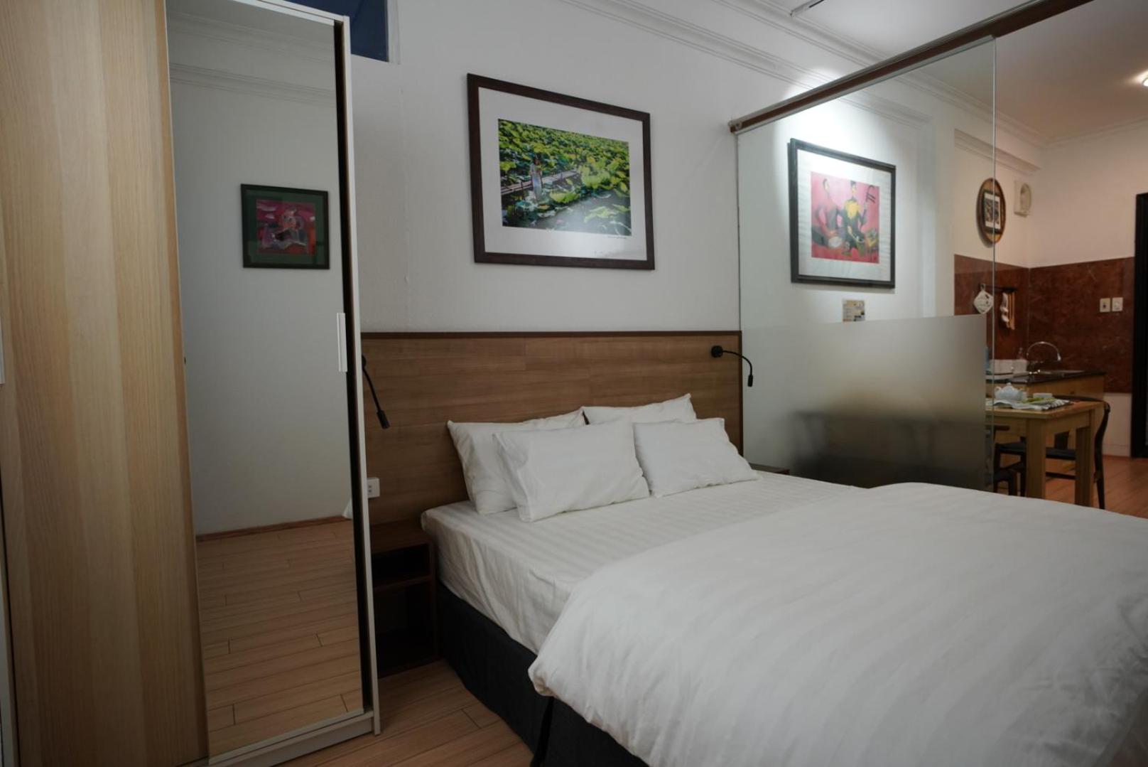 Elegant Studio Yet Kieu