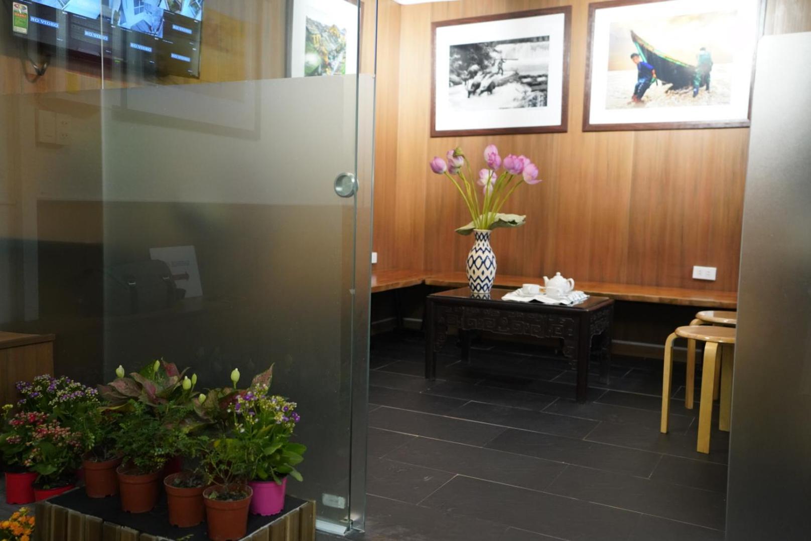 Elegant Studio Yet Kieu