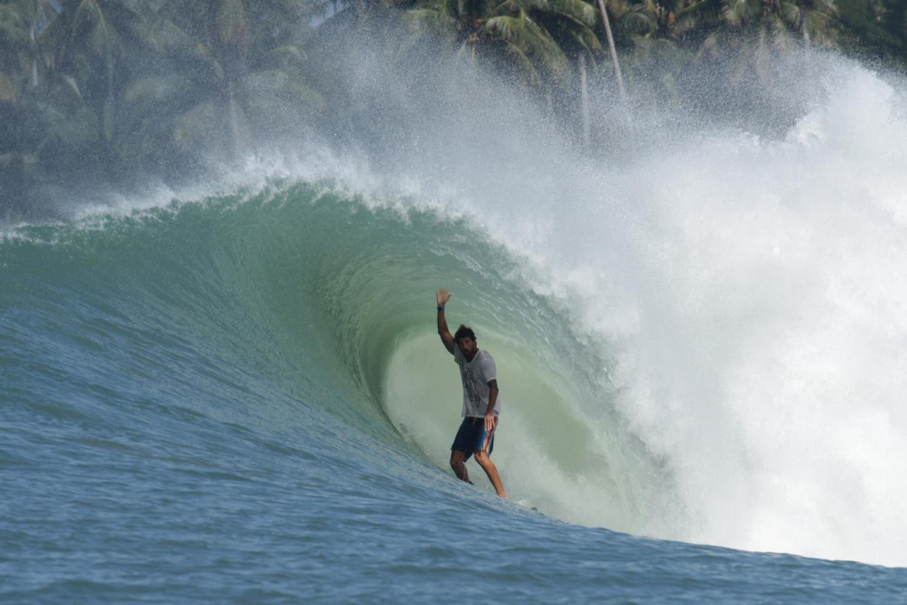 Oseda Nias Surf House