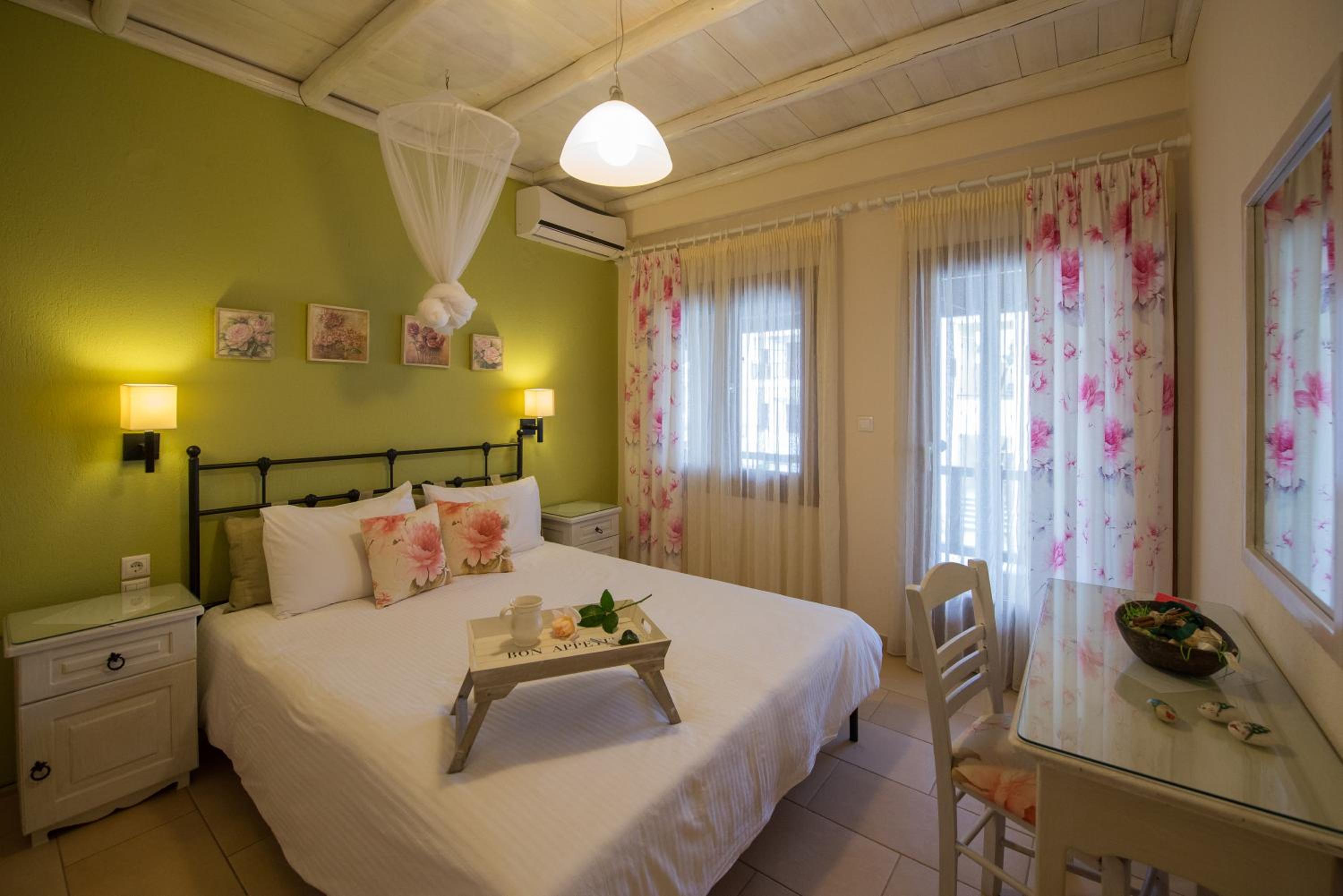 Traditional Arsanas Apartments