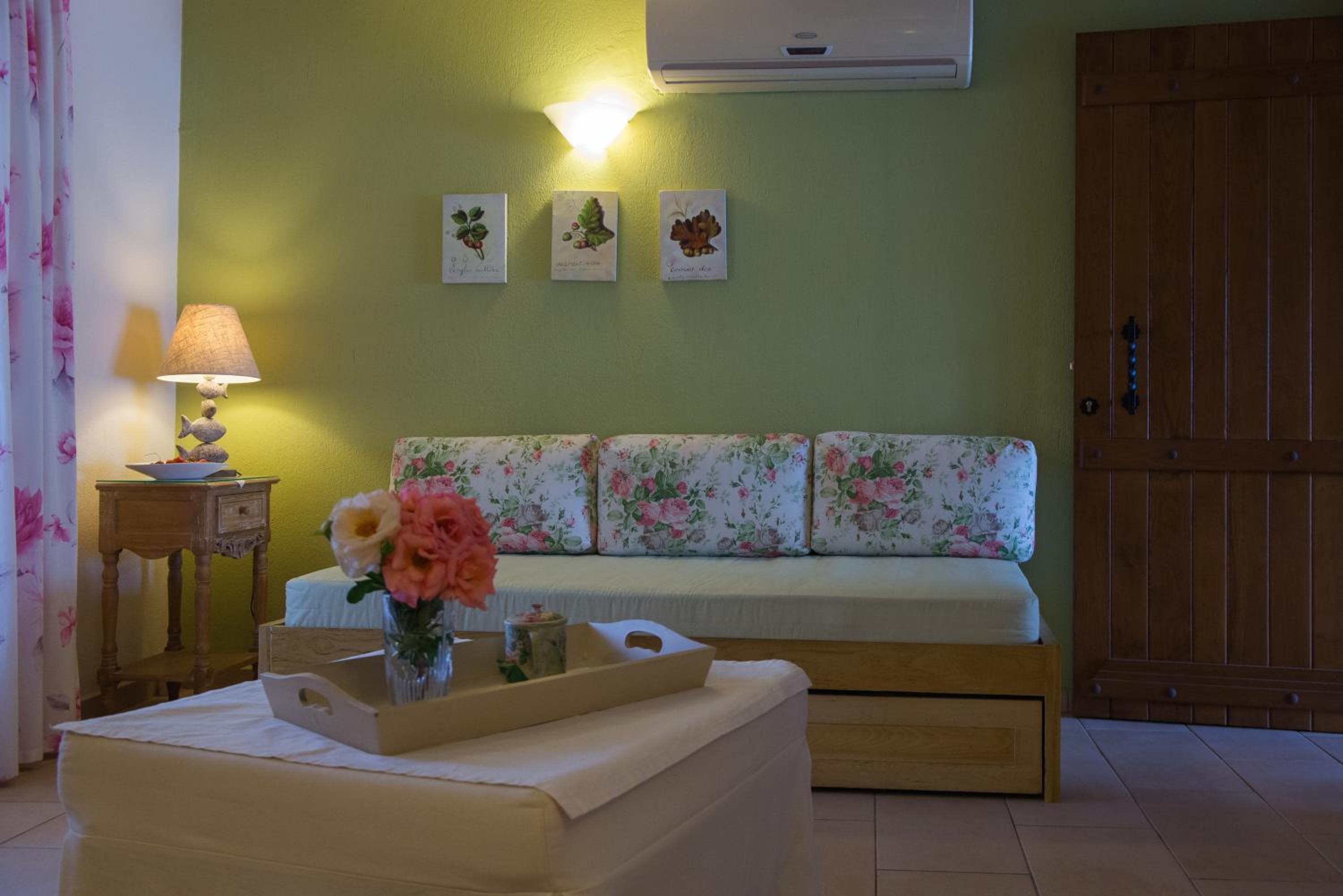 Traditional Arsanas Apartments