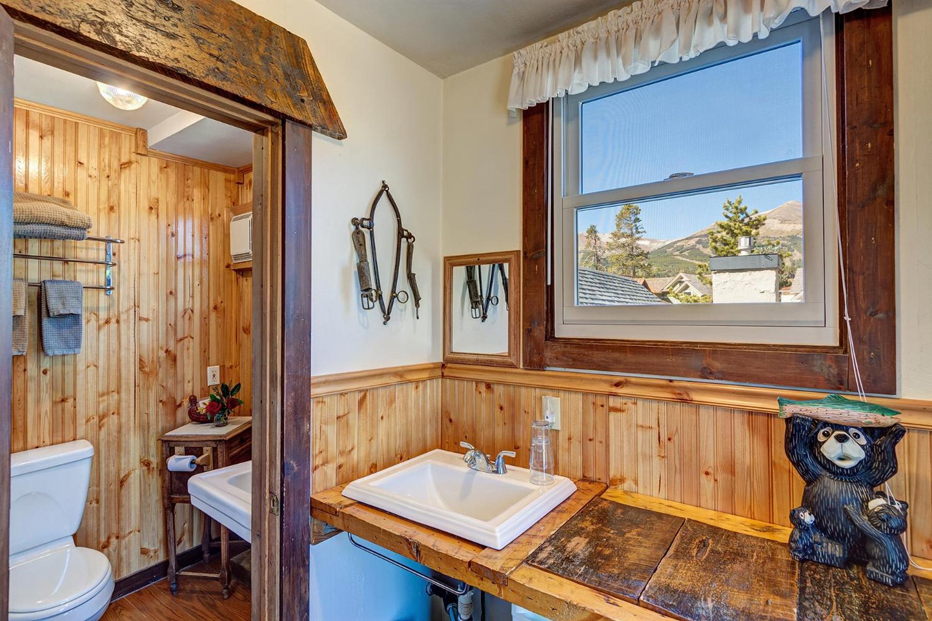 Fireside Inn & Hostel