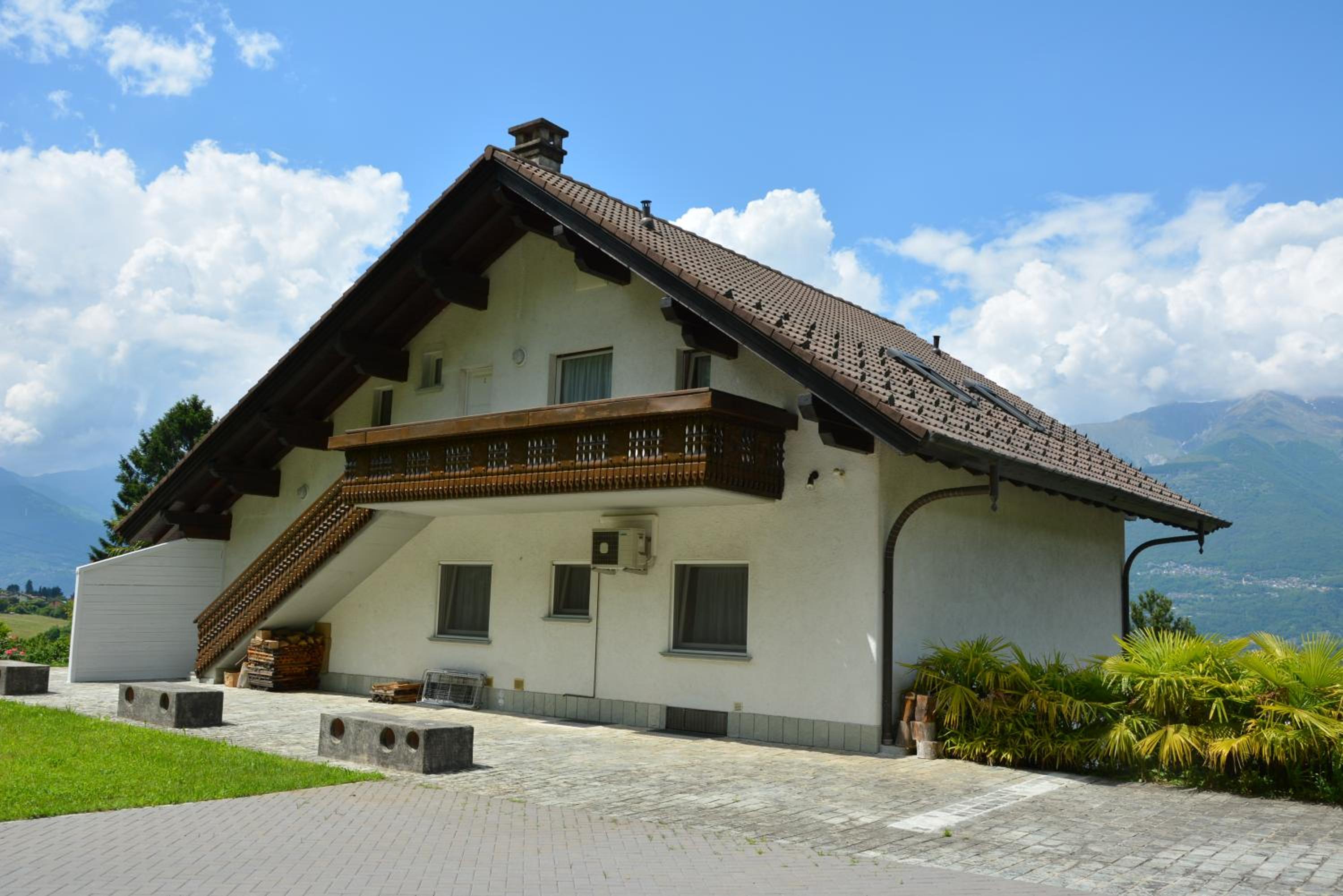 Villa Carlo view 2