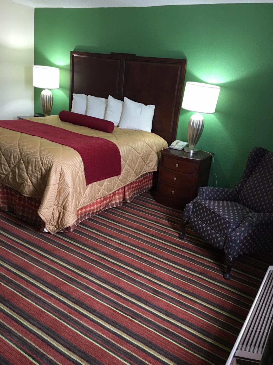 Royal Inn - Property Image 15