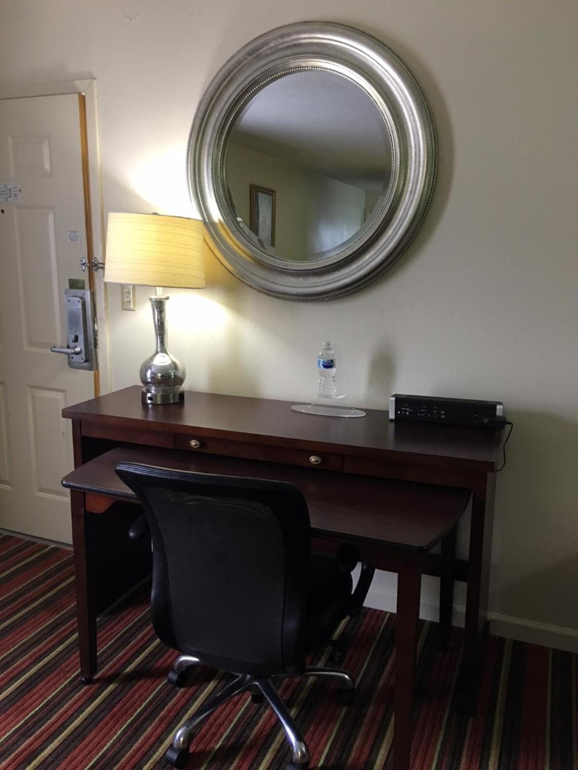 Royal Inn - Property Image 11