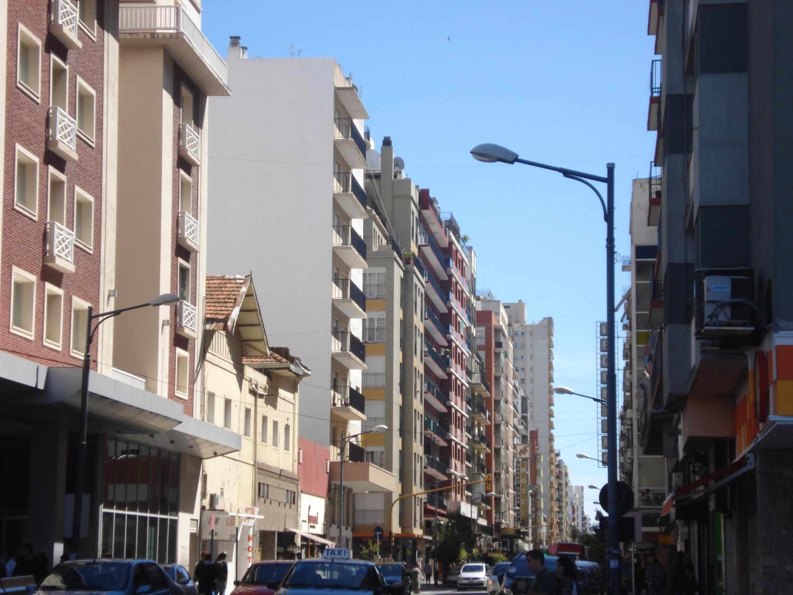 Ana Dpto- SE RESERVA CON SEÑA INMEDIATA- Pleno centro- Solo para residentes en Argentina