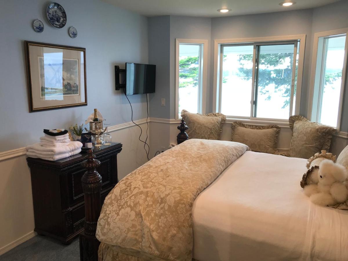 Sea Mist Waterfront B&B