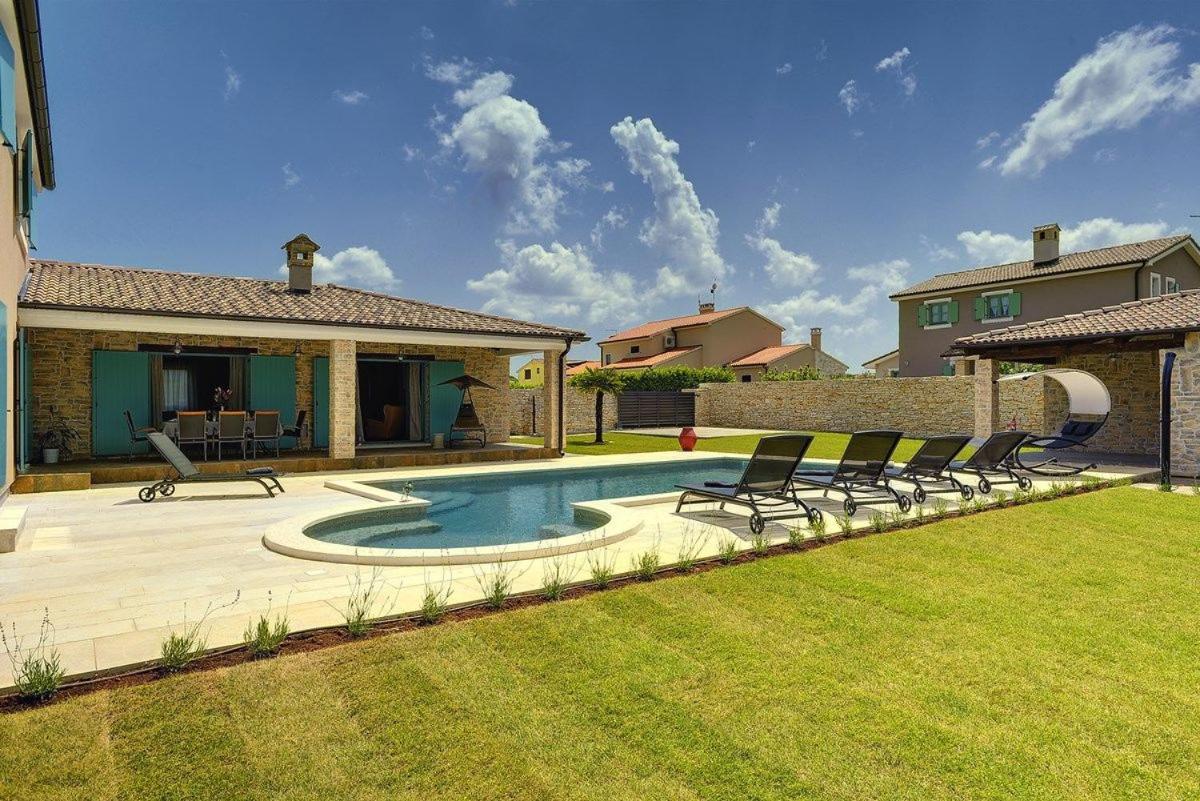 Villa Desire view 3