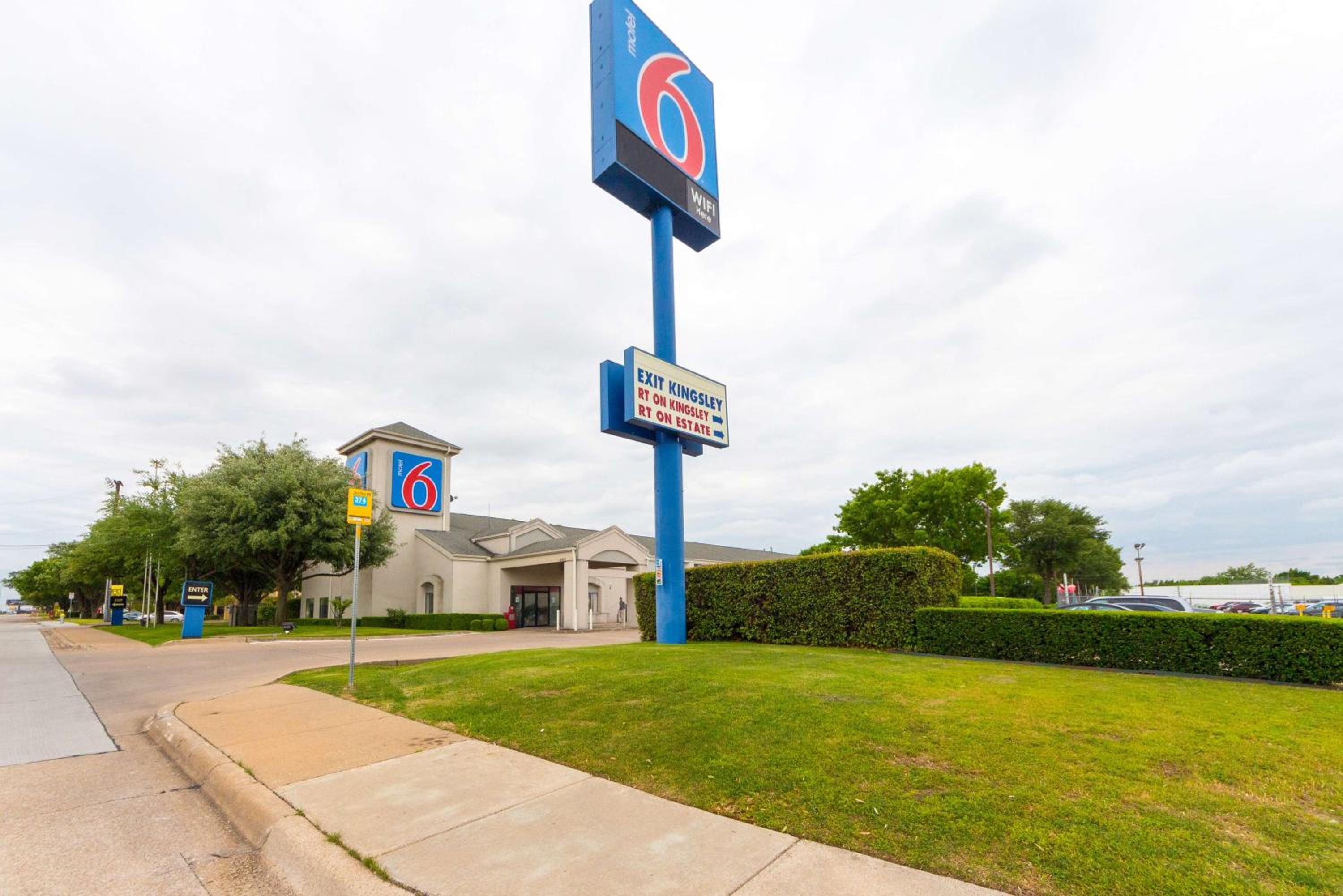 Dallas / Fort Worth Vacations - Motel 6-Dallas, TX - Northeast - Property Image 2