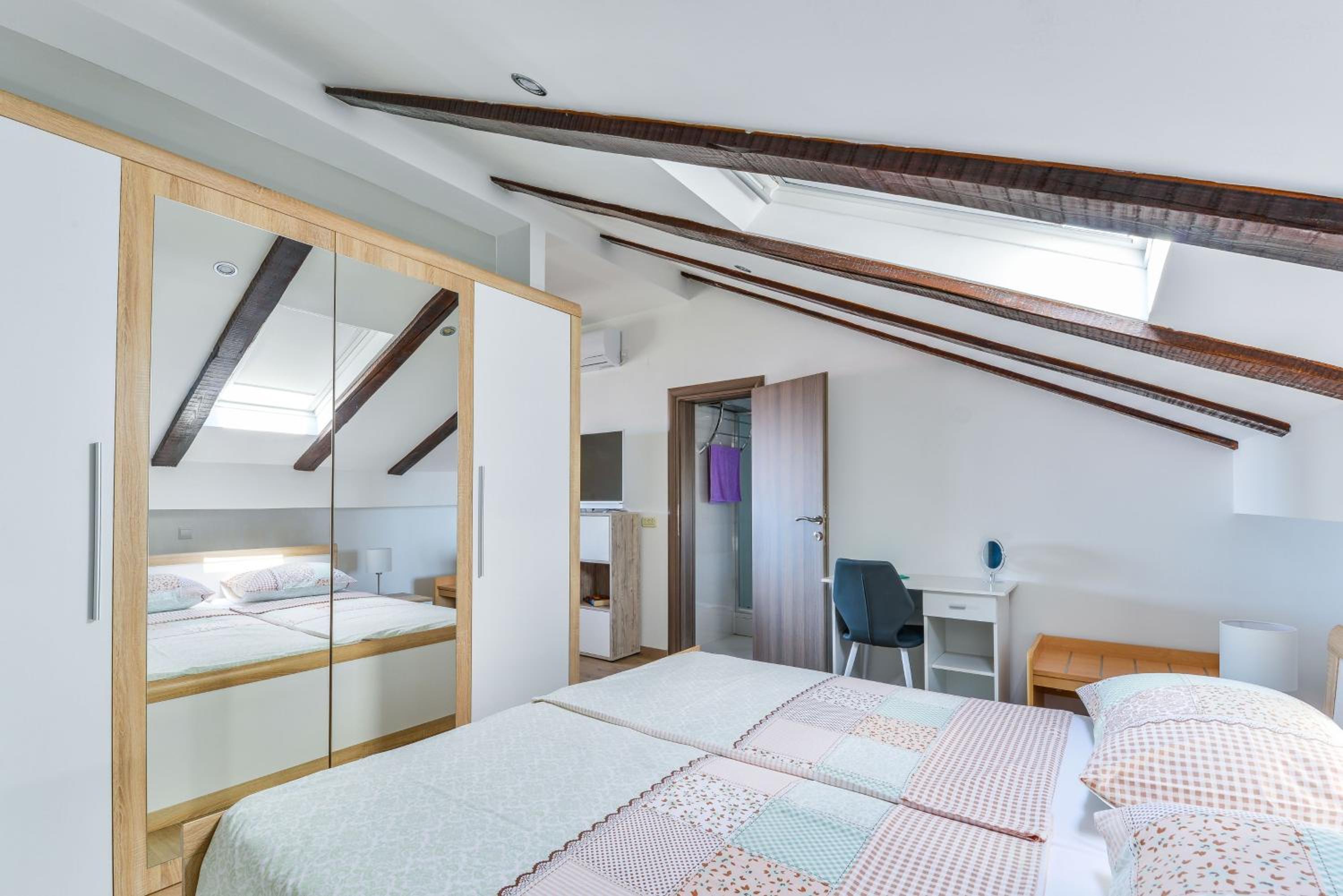 Apartmani CRYSTAL Vir