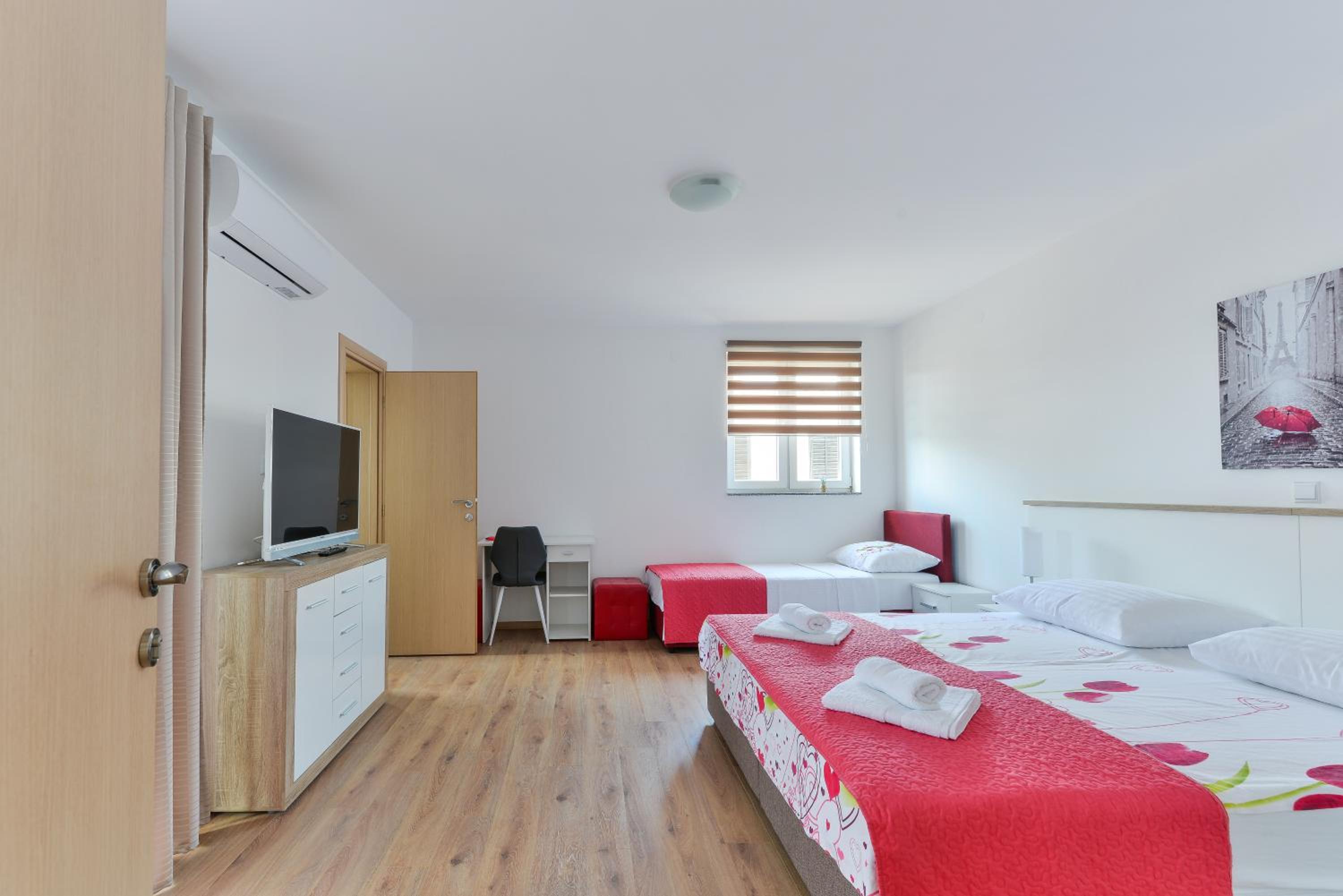 Apartmani CRYSTAL Vir