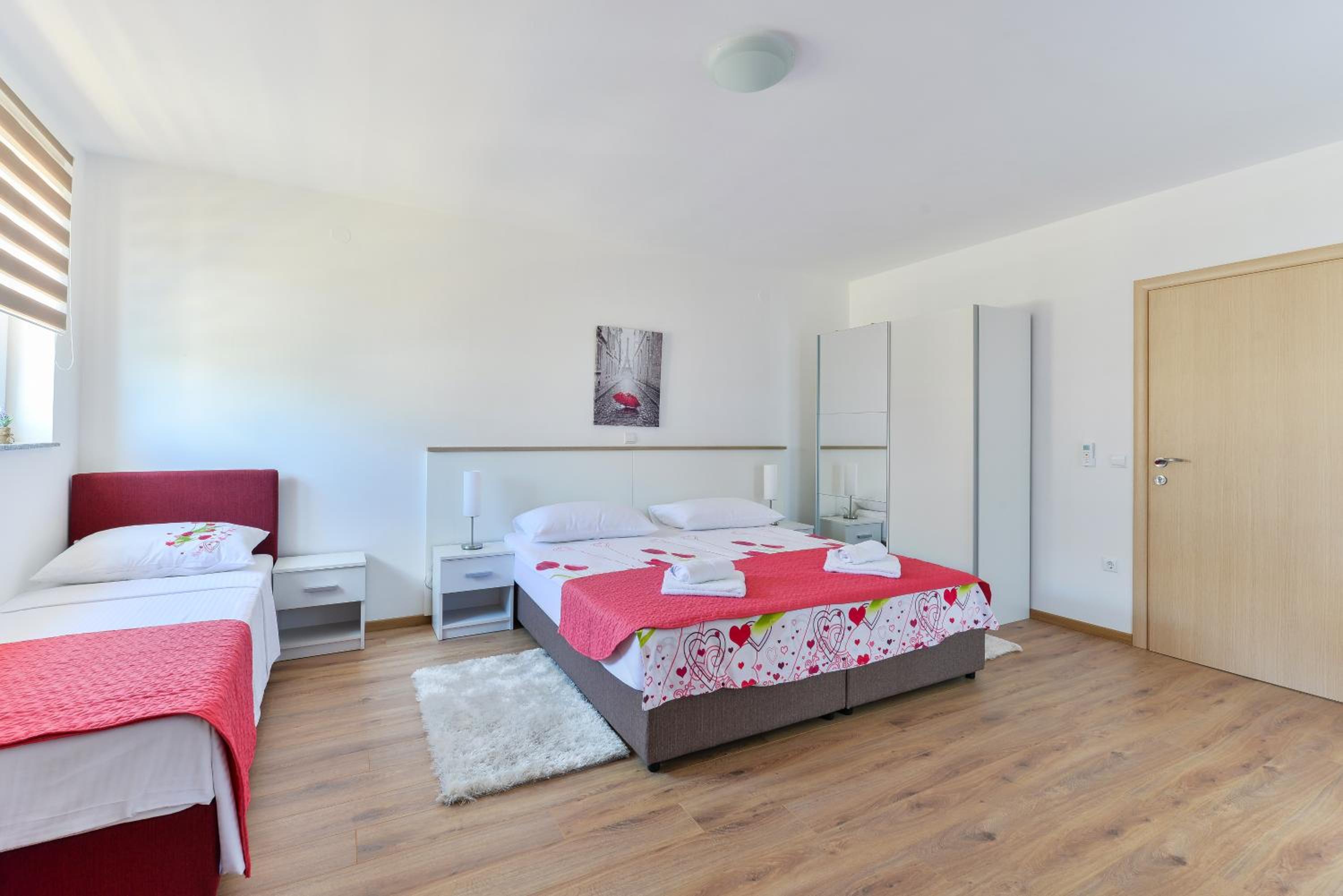 Apartmani CRYSTAL Vir