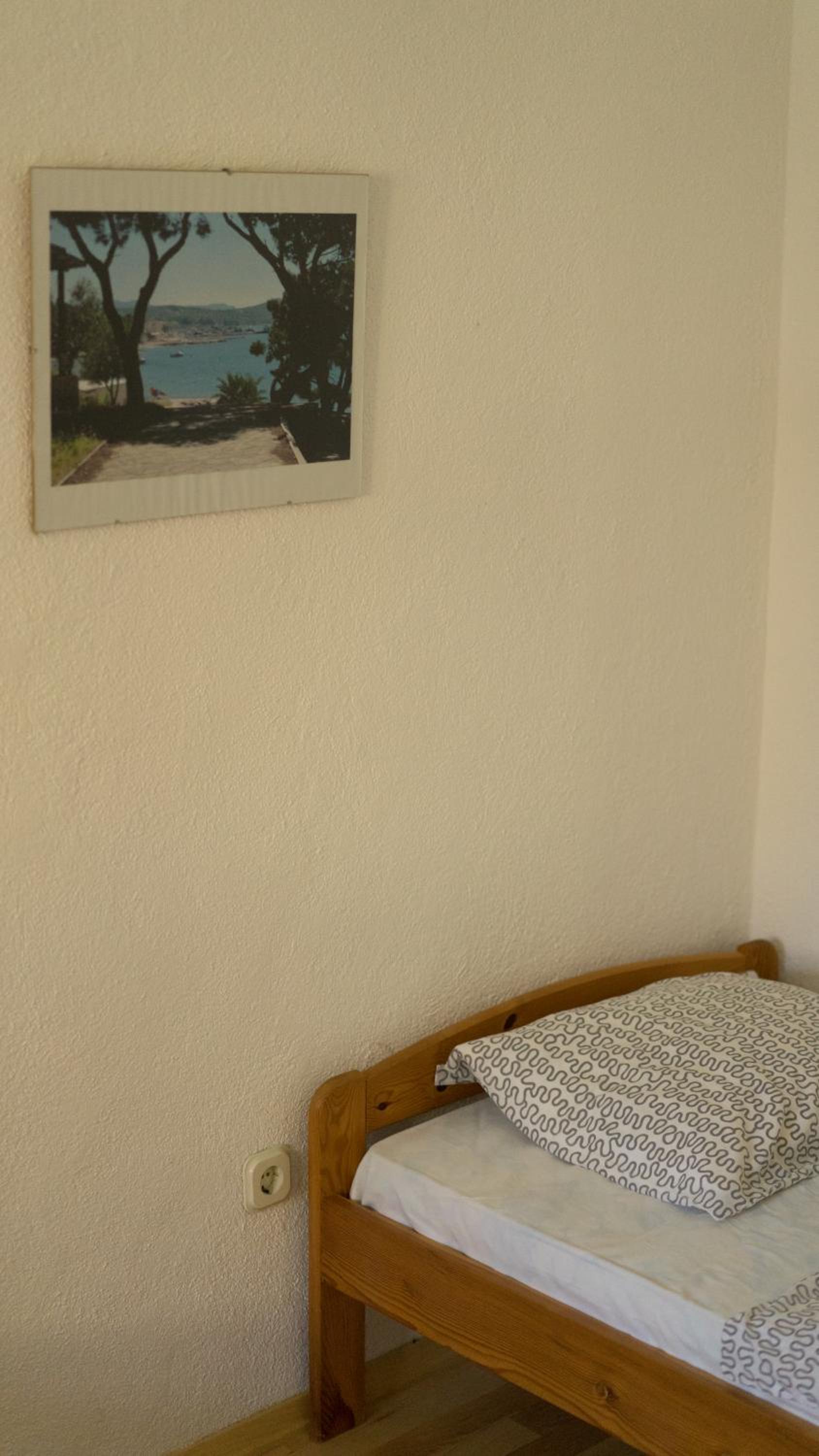 Yvonne Apartments