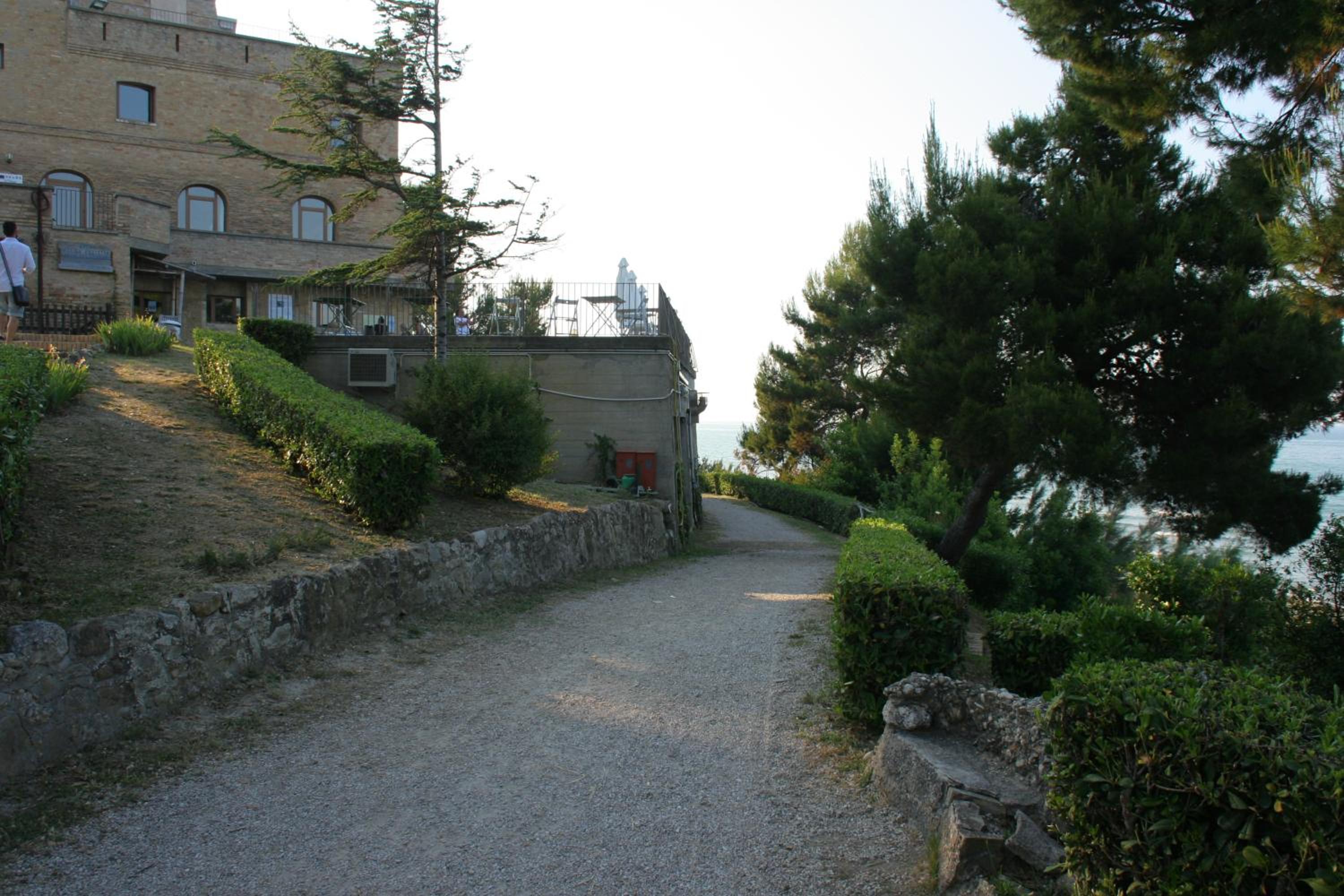 Photo 43