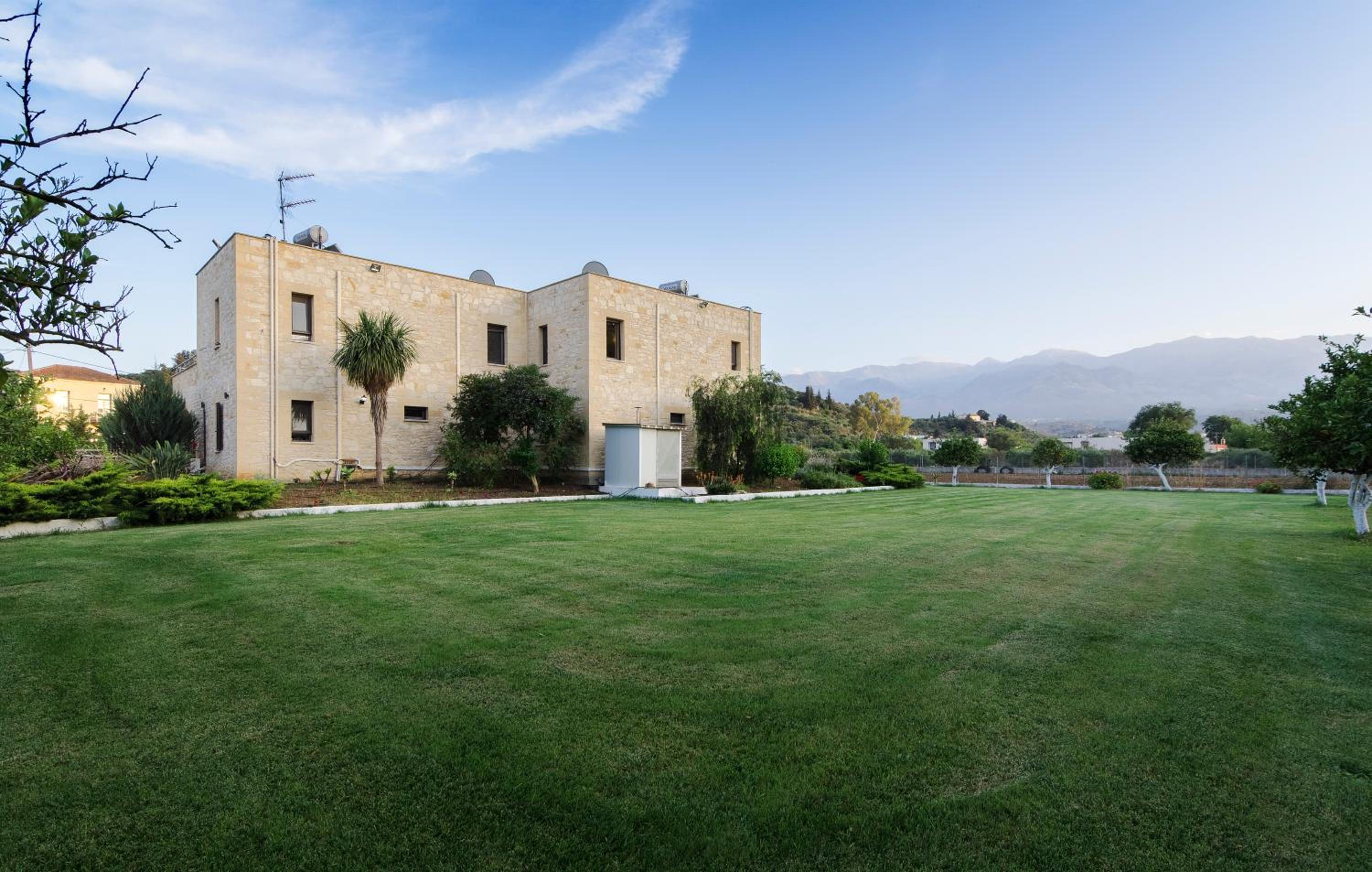 Villas Kalives