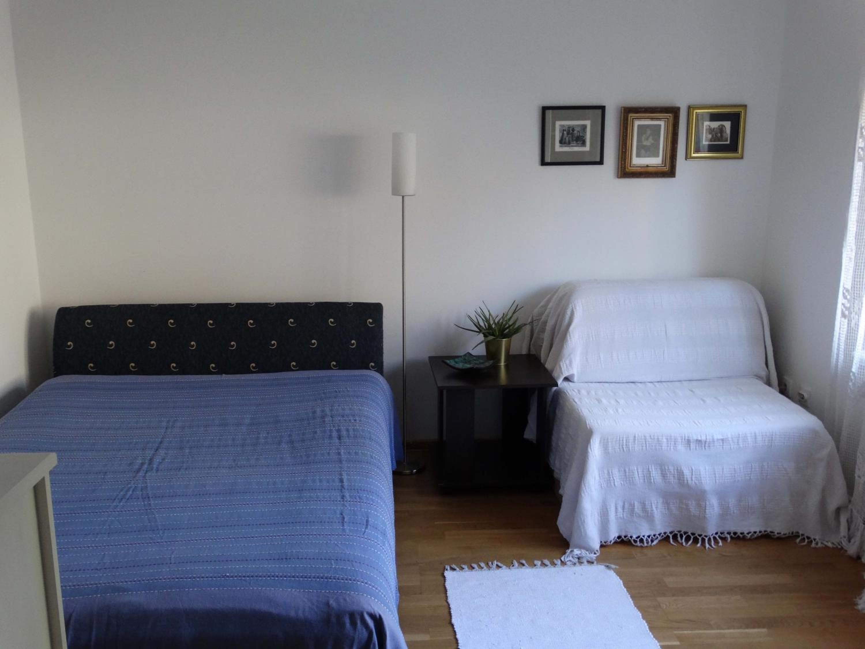 Marijana - Center view 3