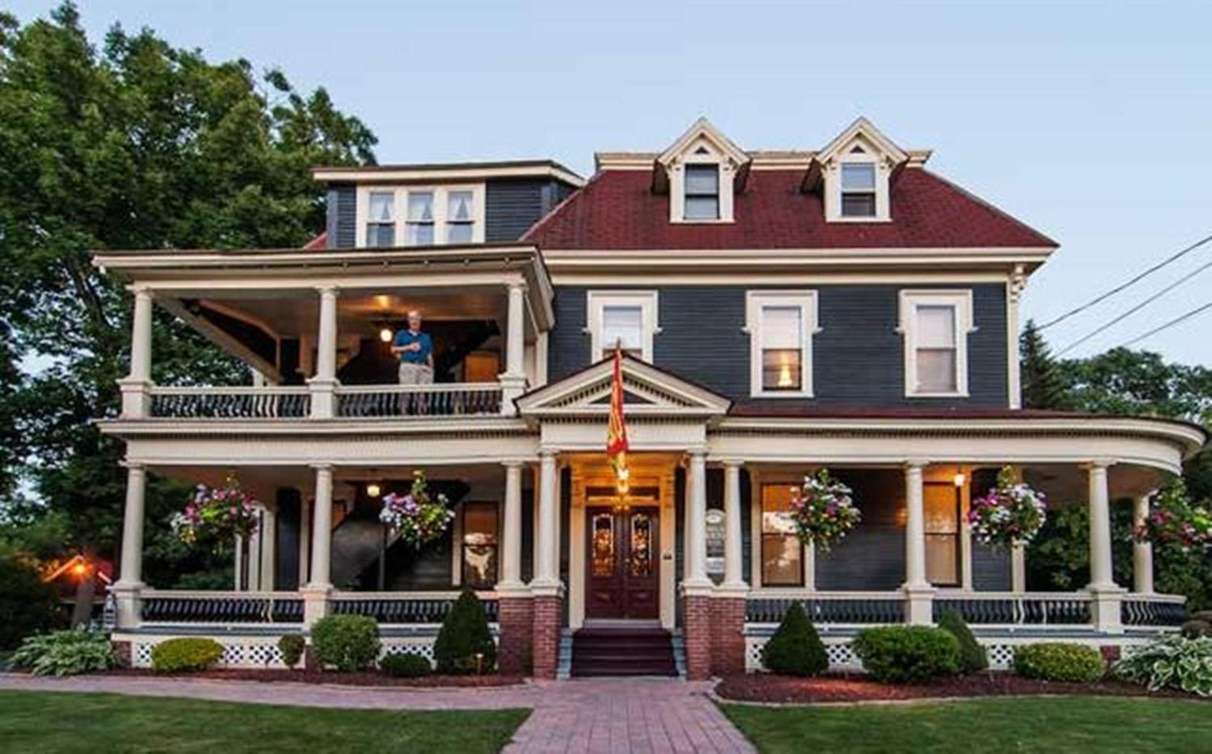 Fredericton Vacations - Carriage House Inn - Property Image 7